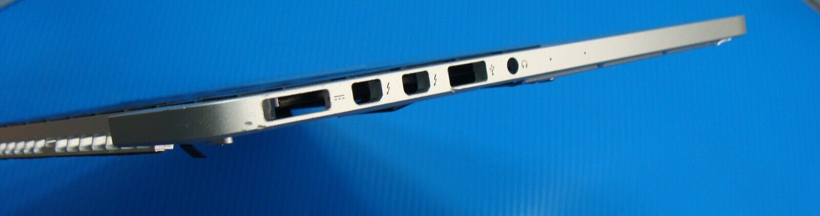 MacBook Pro A1502 2015 MF839LL/A MF840LL/A 13 OEM Top Case w/Battery 661-02361