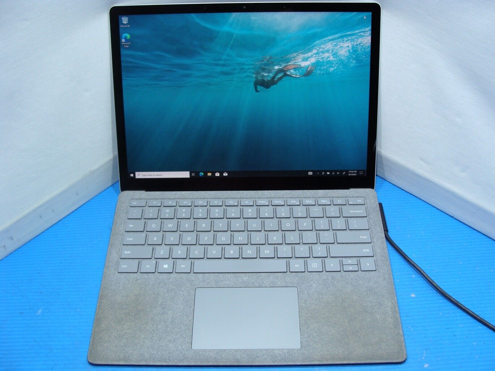 Grade A Crisp QHD Microsoft Surface Laptop 1769 Intel i5-7200U 2.5Ghz 8GB 256GB