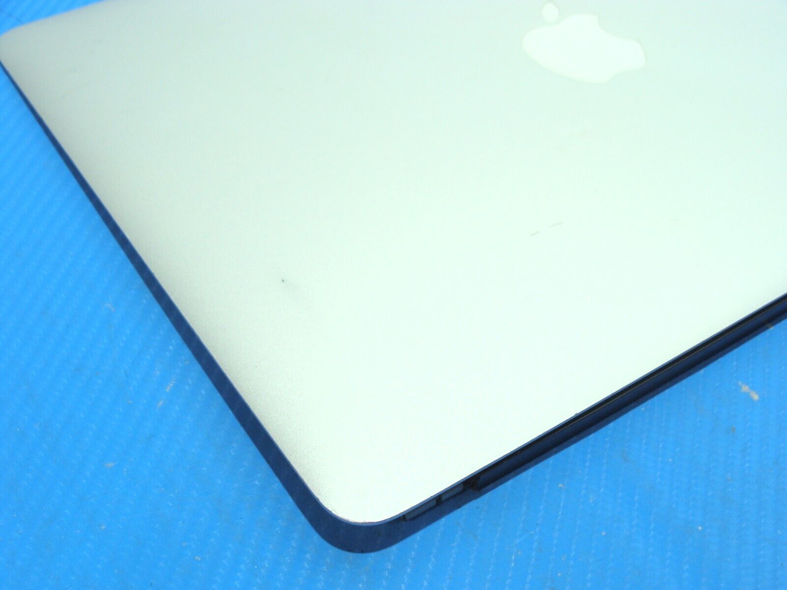 MacBook Air A1466 Mid 2013 MD760LL/A 13