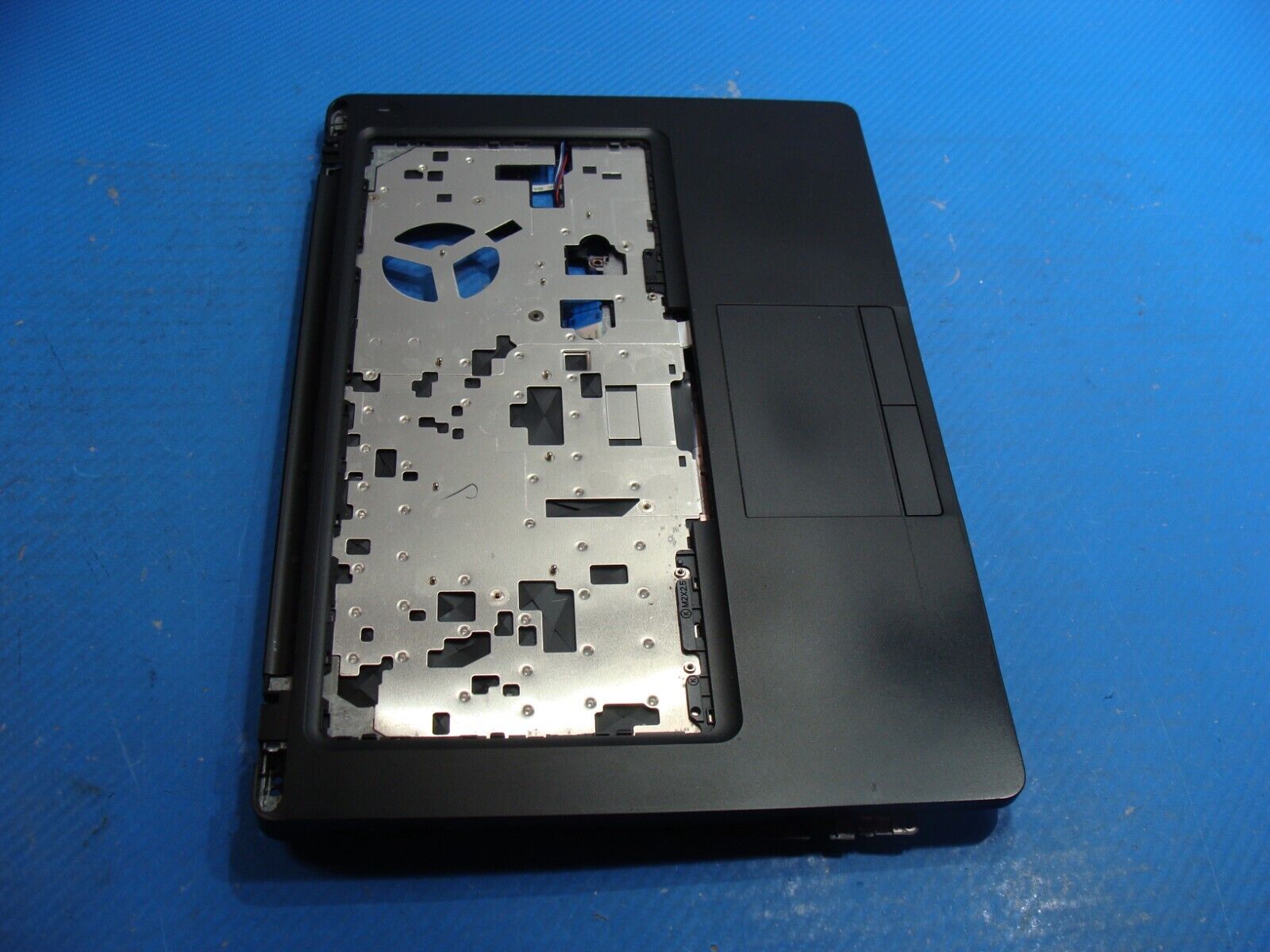 Dell Latitude 14” 5480 OEM Palmrest w/TouchPad & Middle Frame CN2T6 AP1SD000200