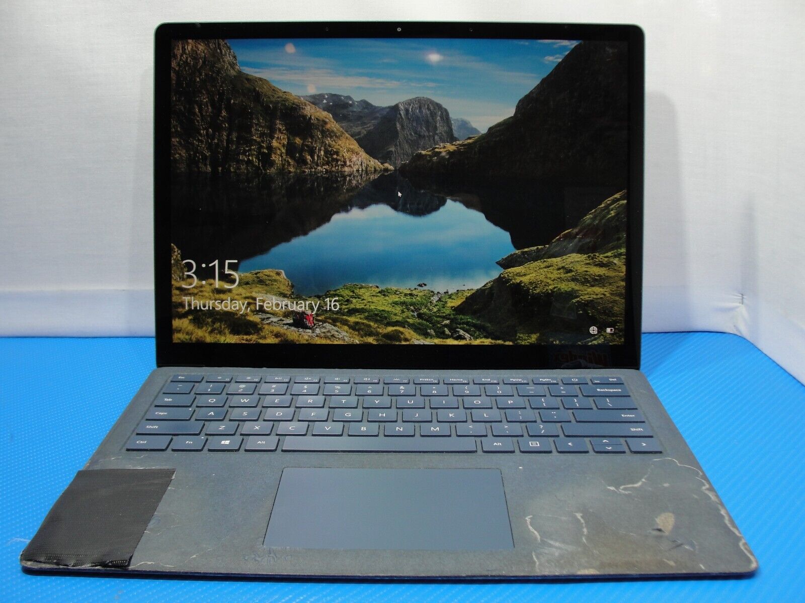 Microsoft Surface Laptop 1769 13.5