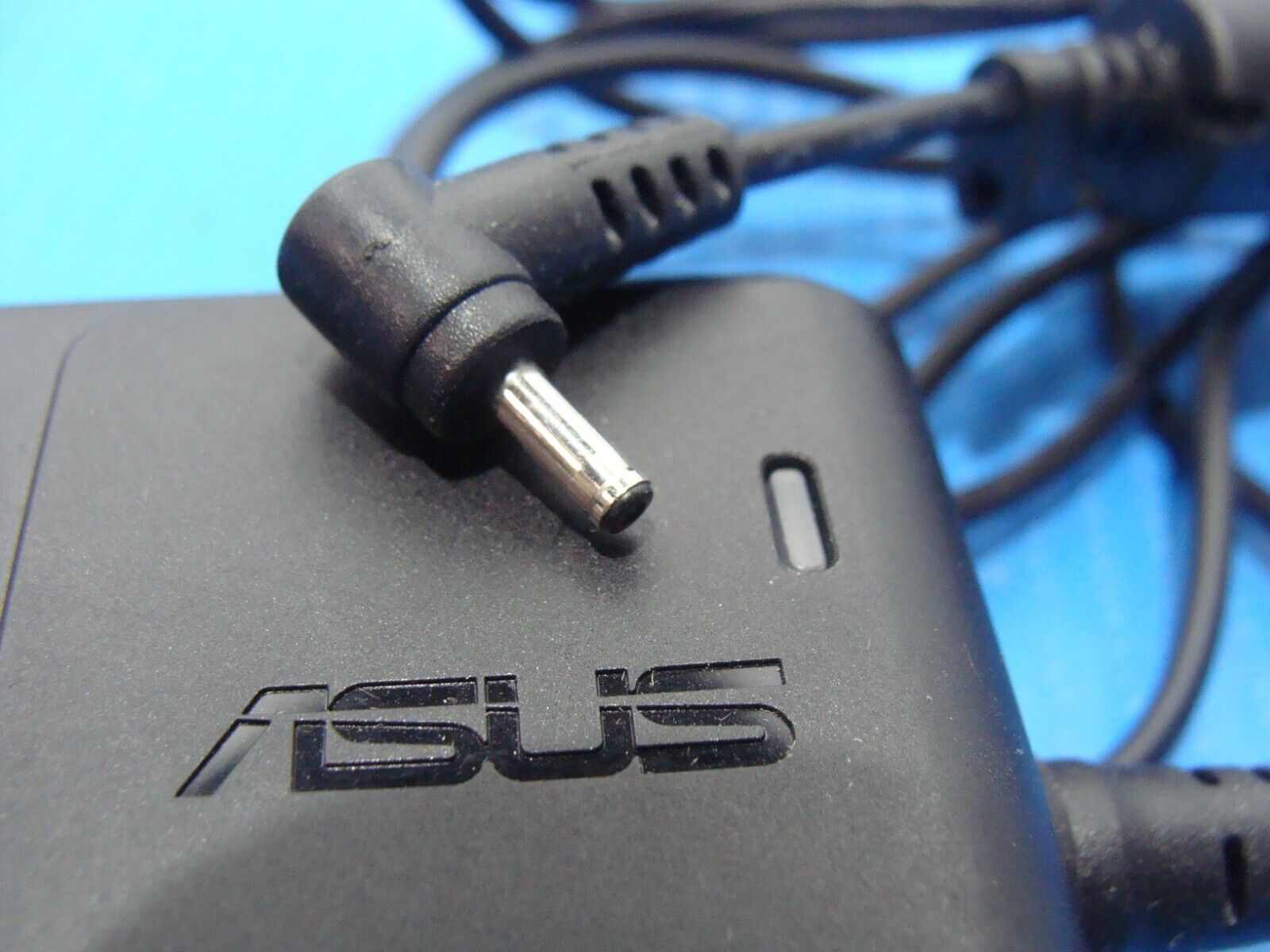 Asus AD82030 OEM Original 19V 1.58A Power Supply Charger Cord Cable Adapter 30W