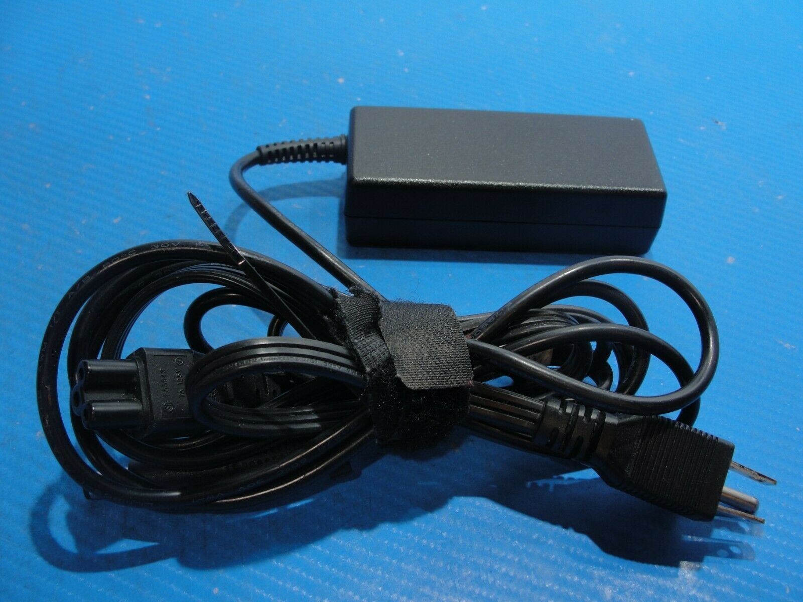 Genuine HP AC Adapter Power Charger 19.5V 3.33A 65W 693711-001 