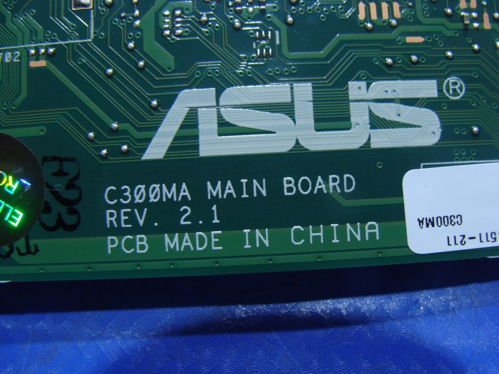 Asus C300M 13.3