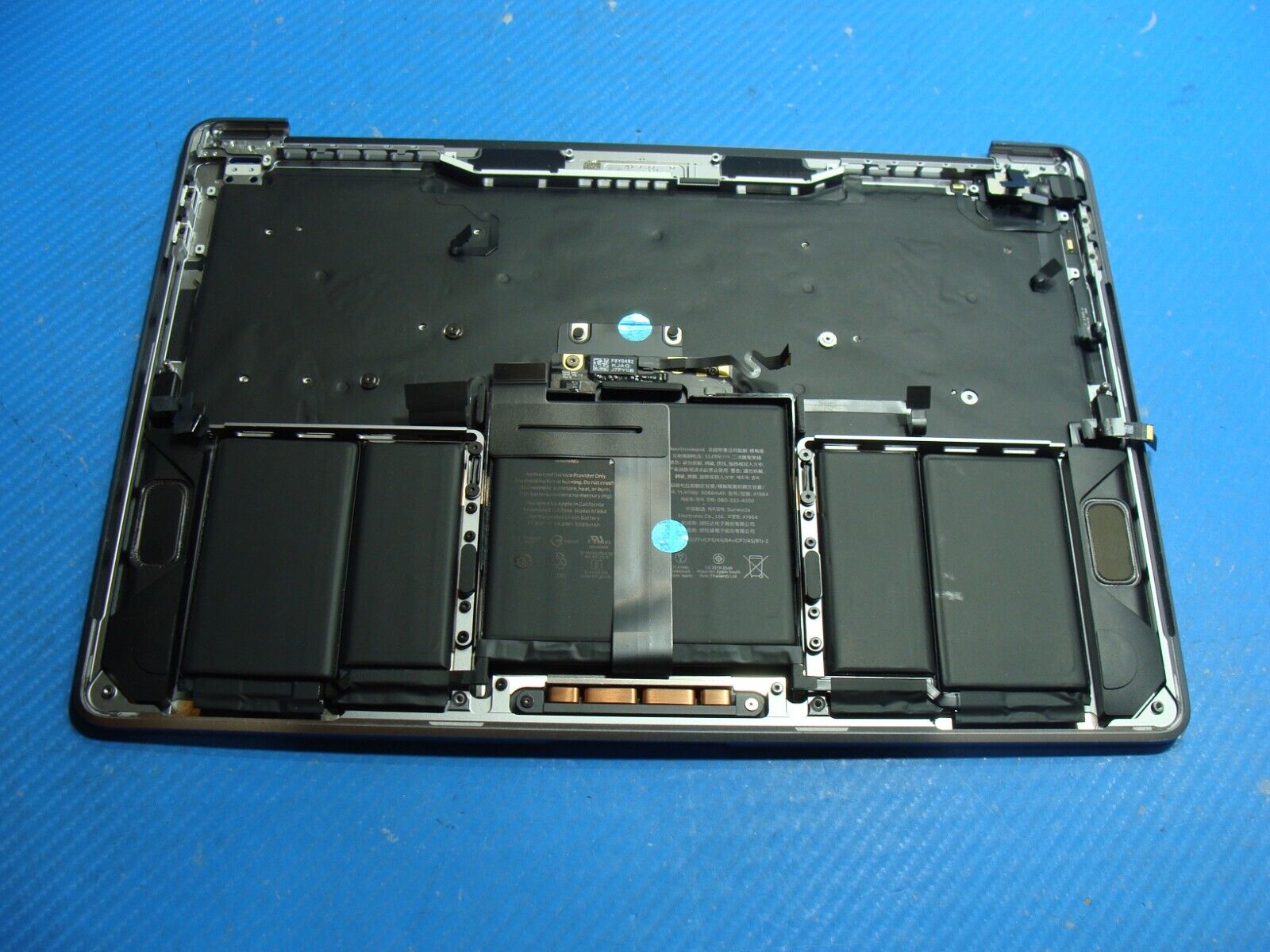 MacBook Pro A2251 13