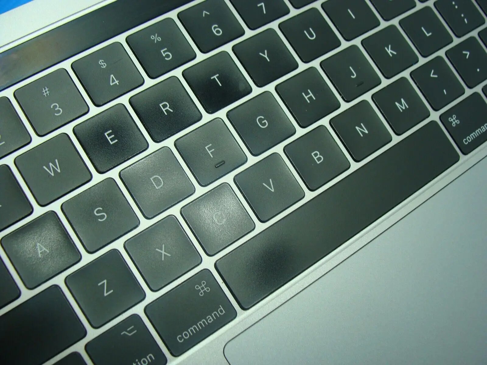 MacBook Pro A1706 13