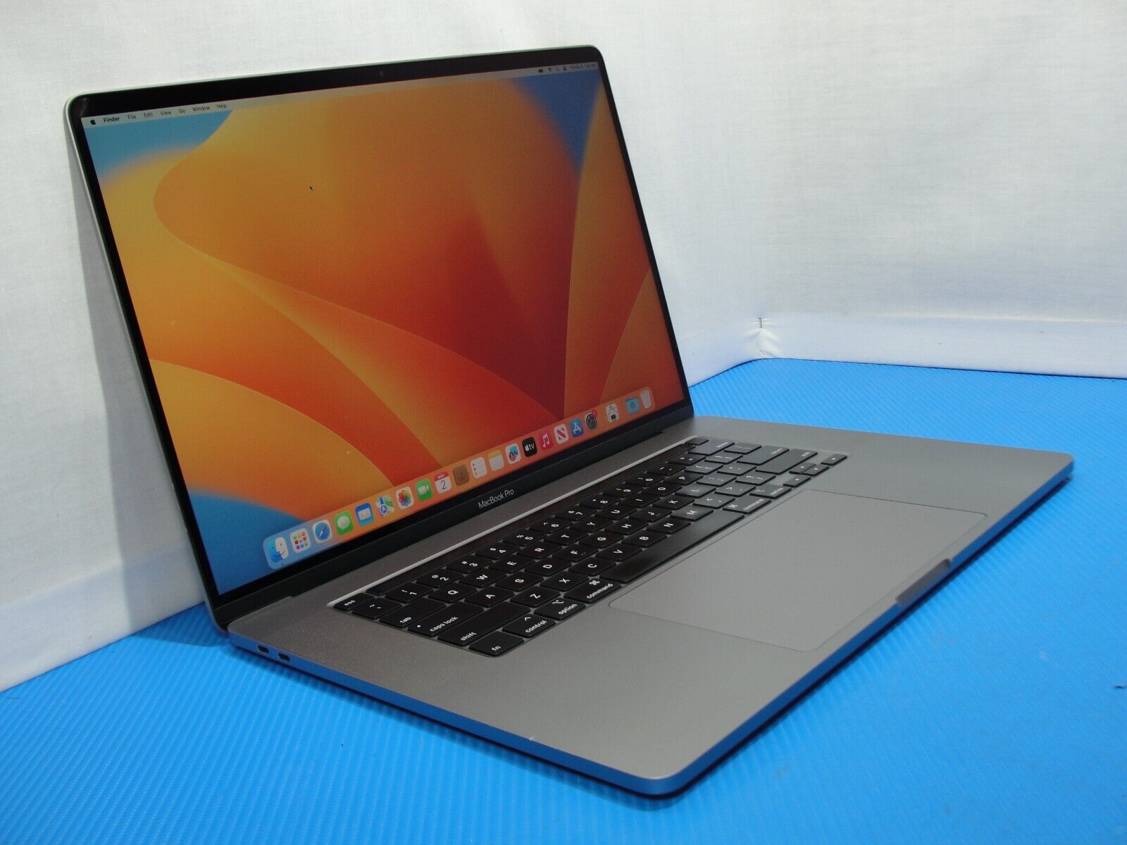 Apple MacBook Pro 16