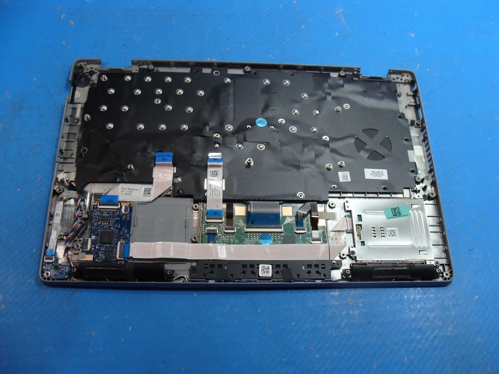 Dell Latitude 14 5410 Genuine Palmrest w/Touchpad Keyboard 2V07W AM2FB000200