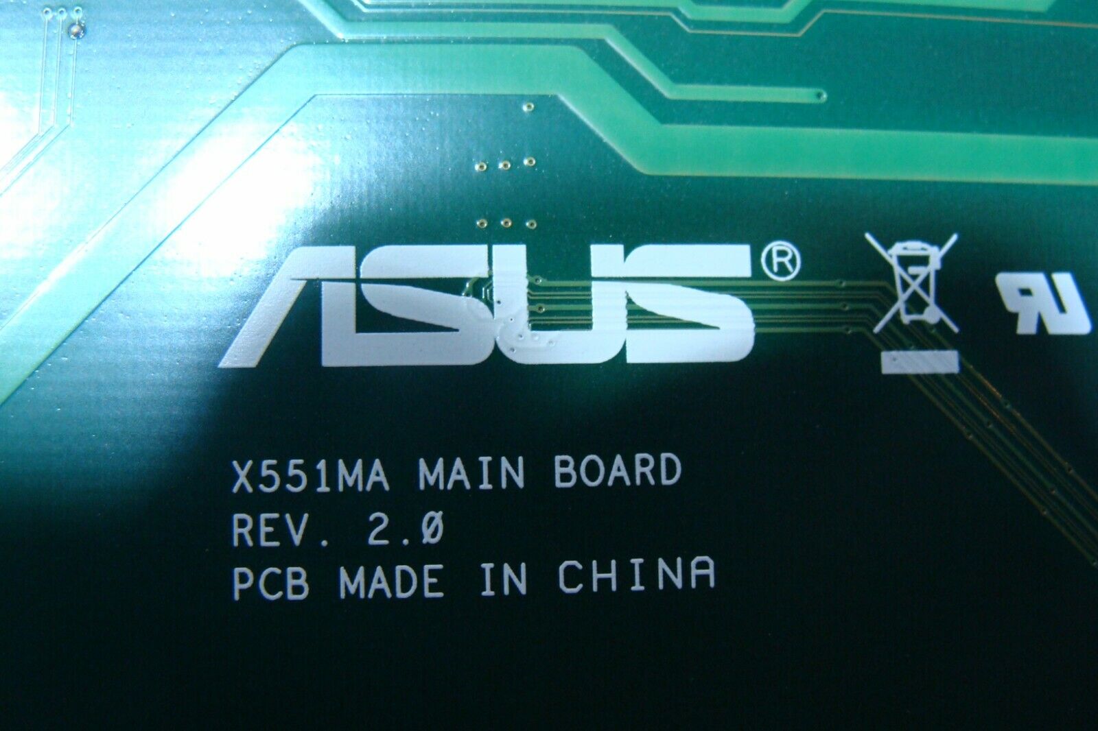 Asus D550MA-DS01 15.6