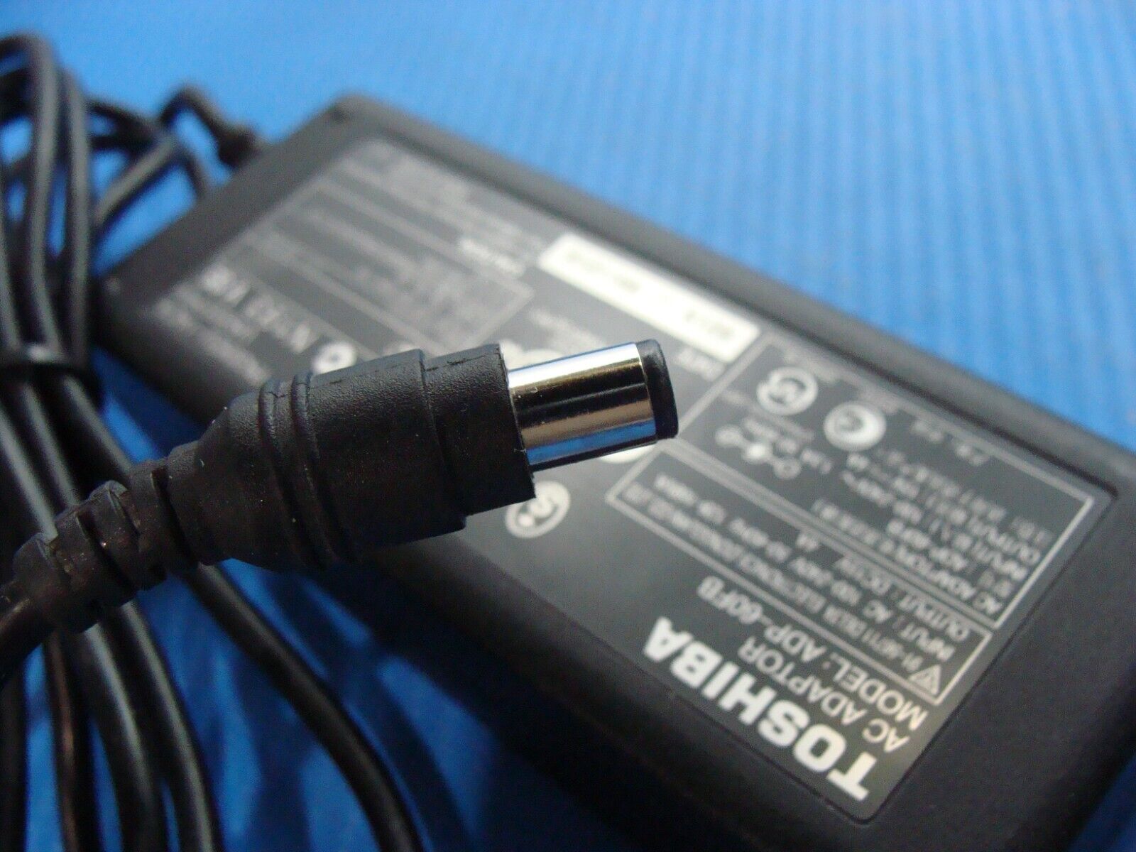 60W Toshiba ADP-60FB Adapter Charger Power  15V 4A  PA3092U-1ACA