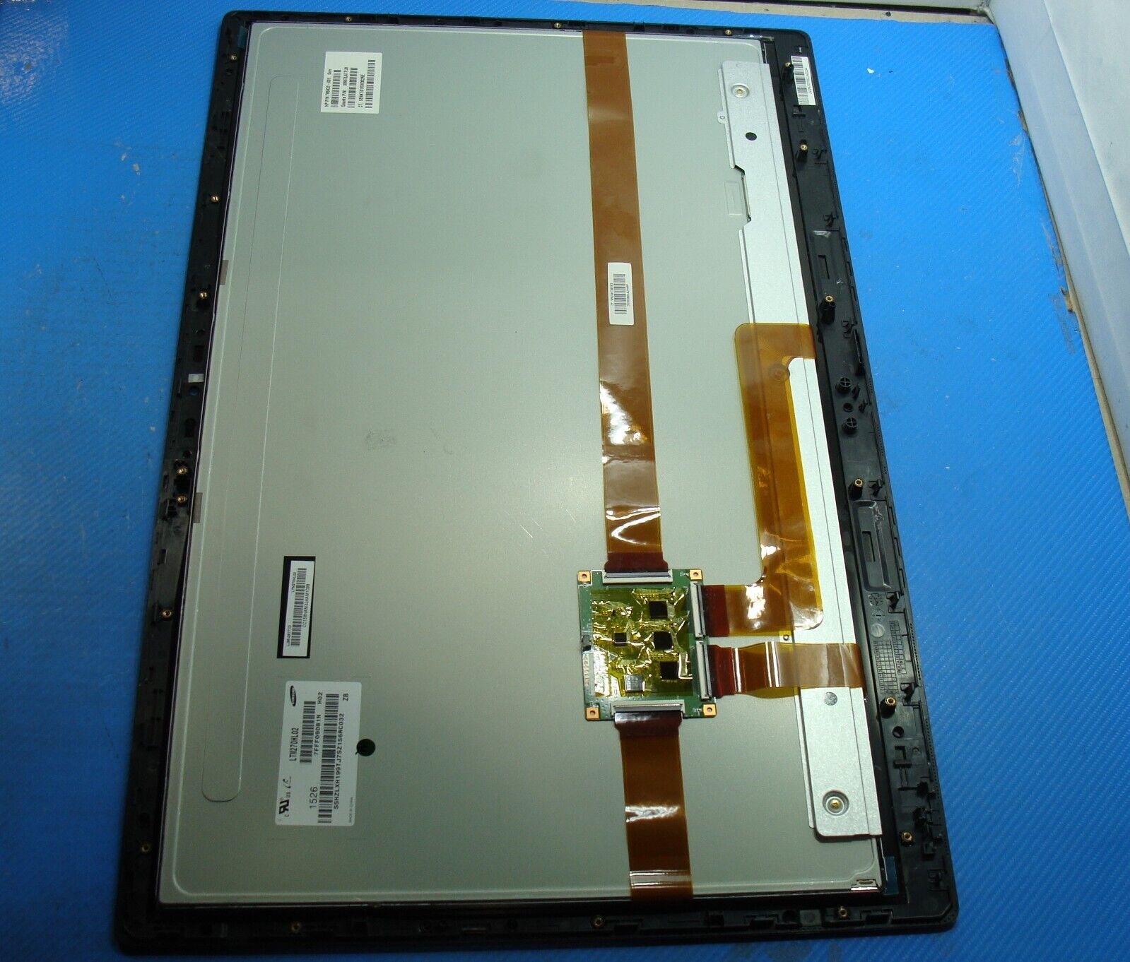 HP Pavilion 27