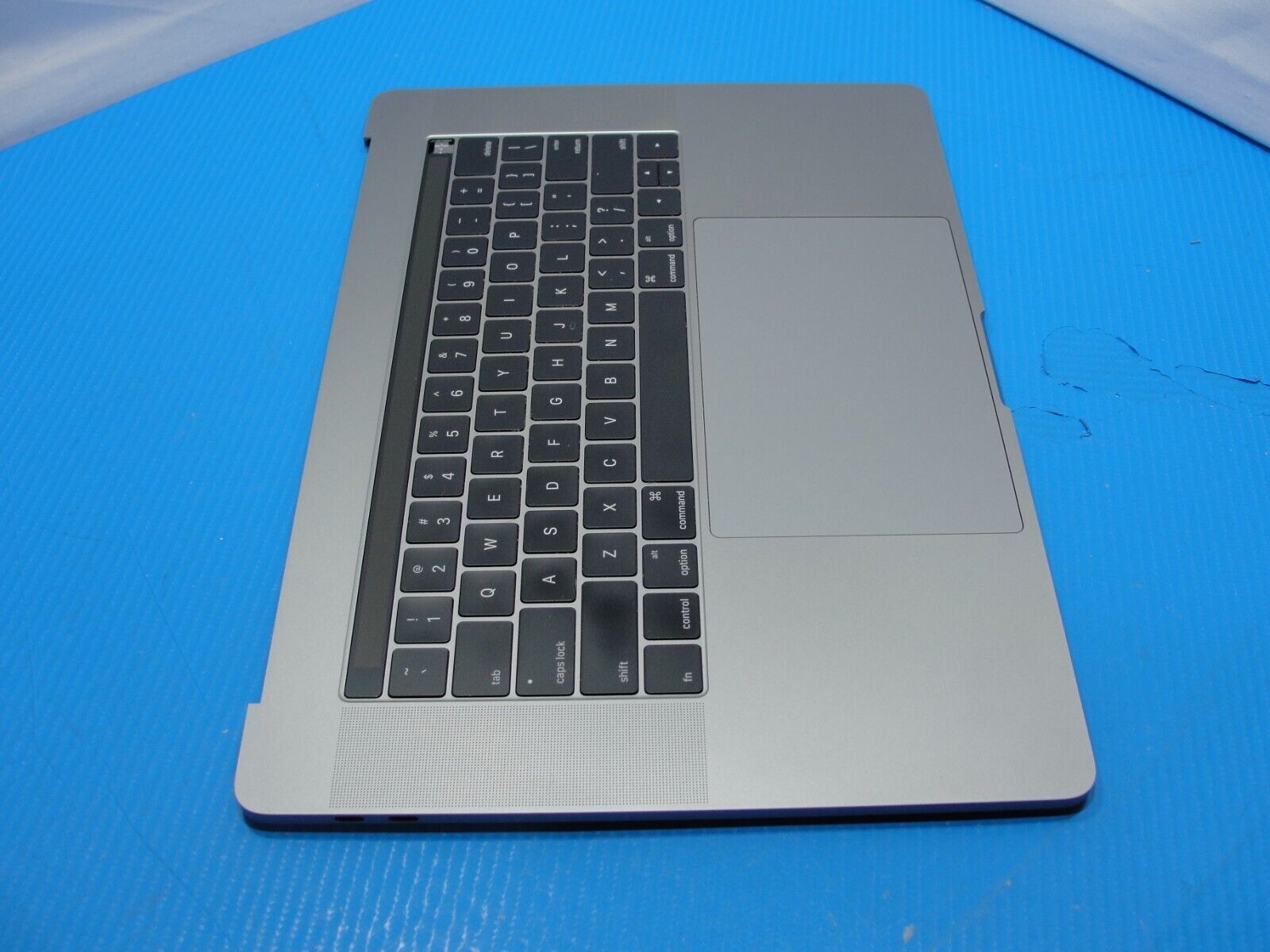 MacBook Pro A1707 2016 MLH42LL/A 15