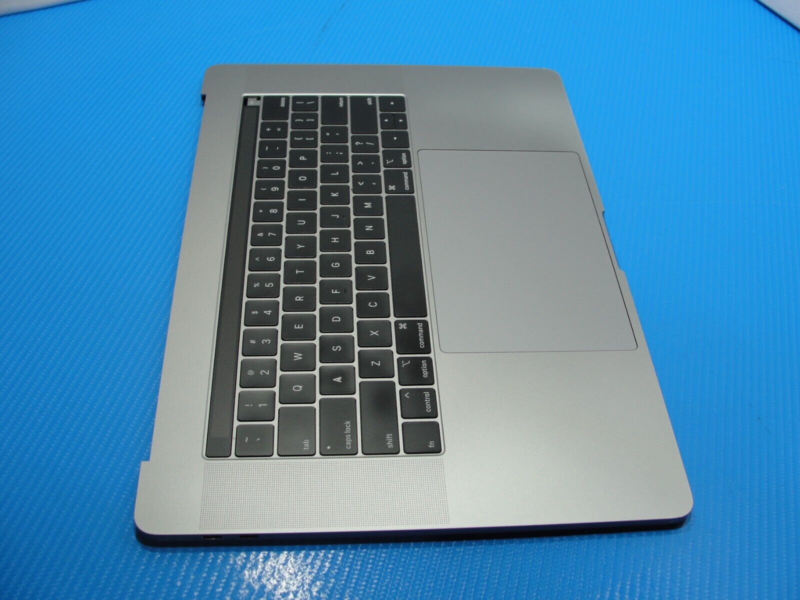 MacBook Pro A1990 15