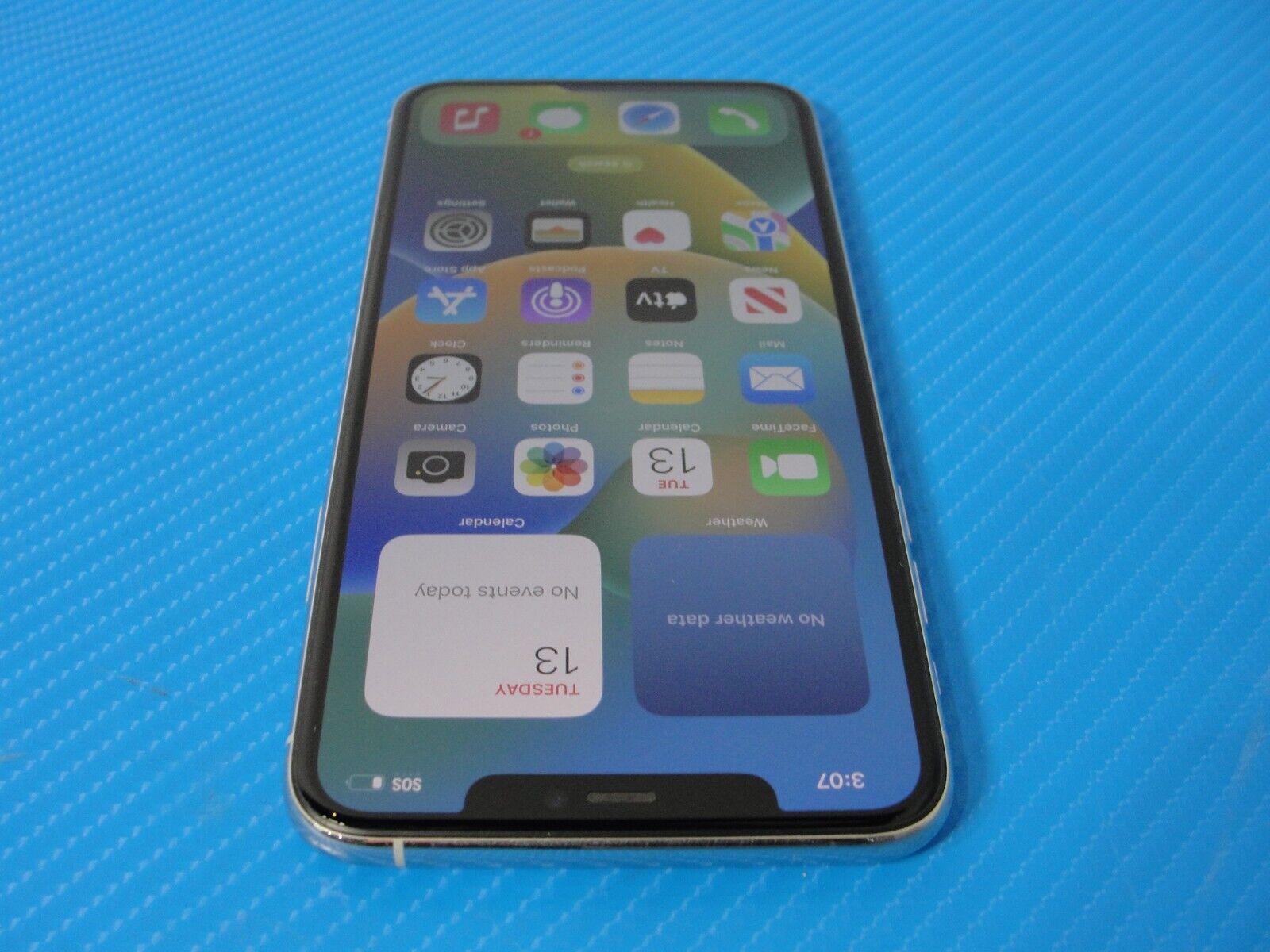 Apple iPhone popular XS Max 64 GB (AT&T)