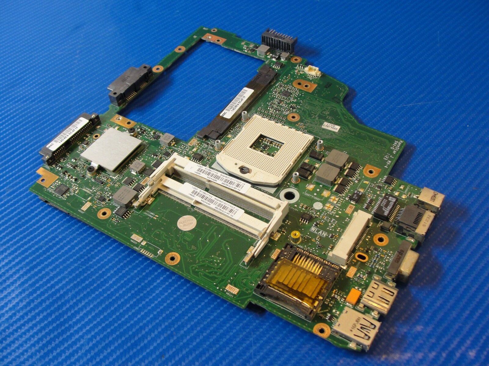 Asus A43SA-VX011V 14