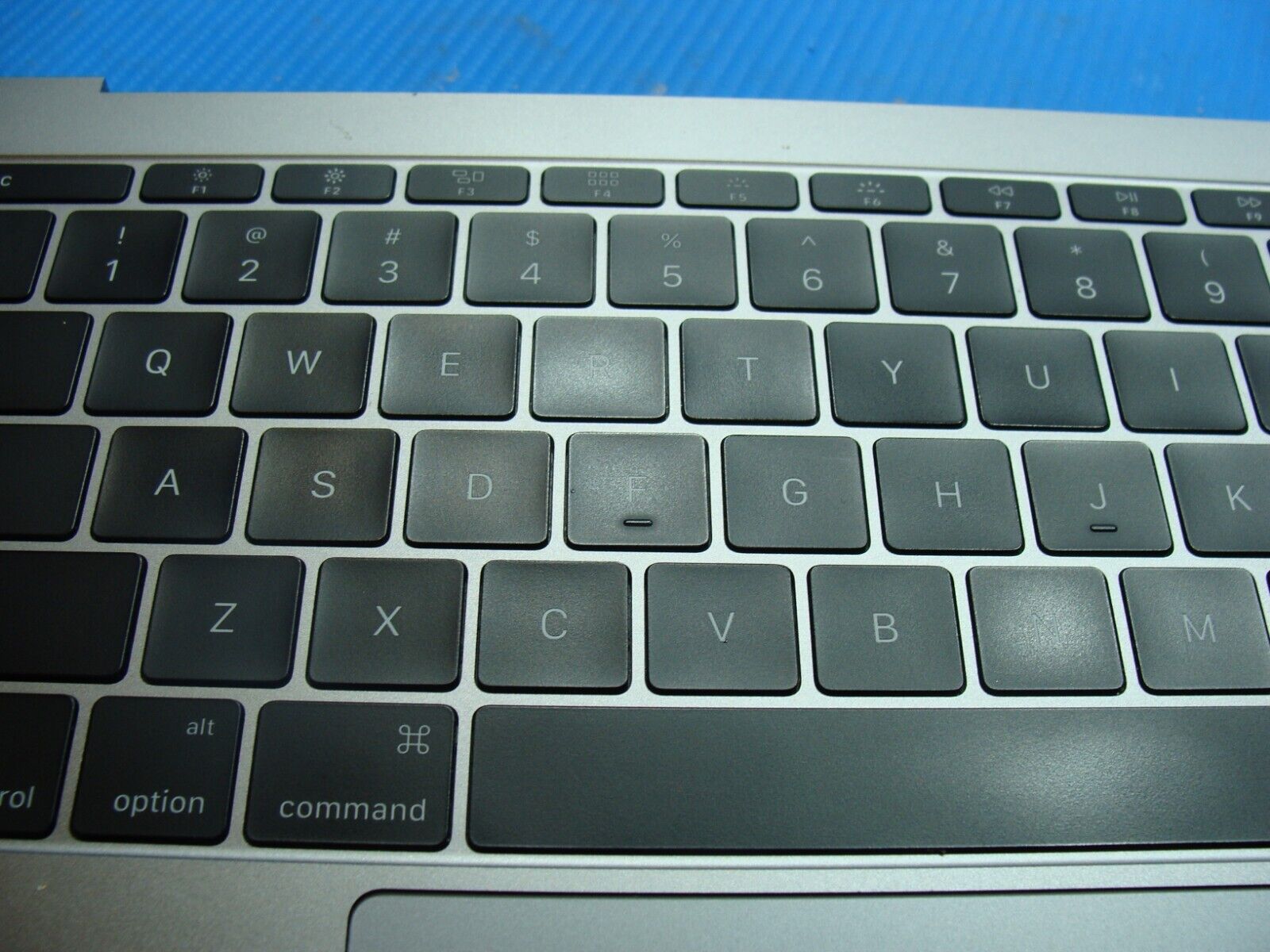 MacBook Pro A1708 Late 2016 MLL42LL/A 13