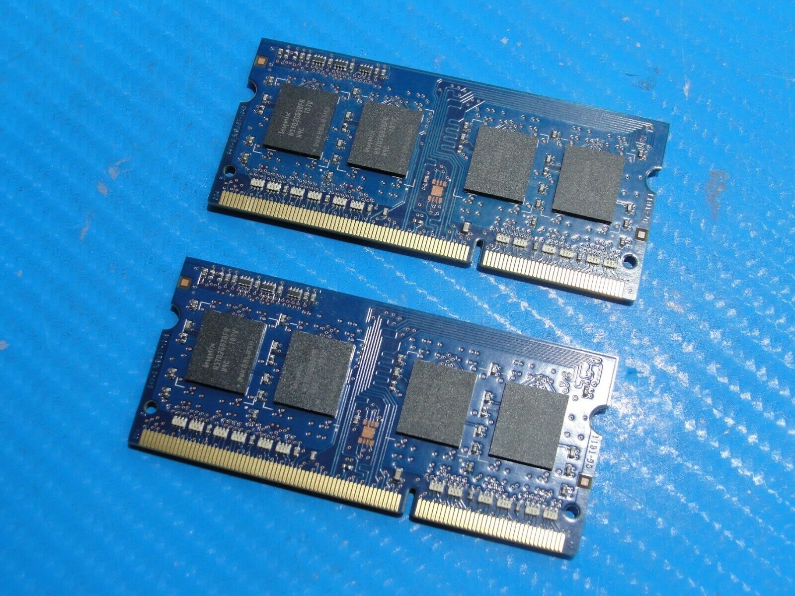 Apple A1278 Hynix 4GB (2x2GB) PC3-10600S SO-DIMM Memory RAM HMT325S6BFR8C-H9 Hynix