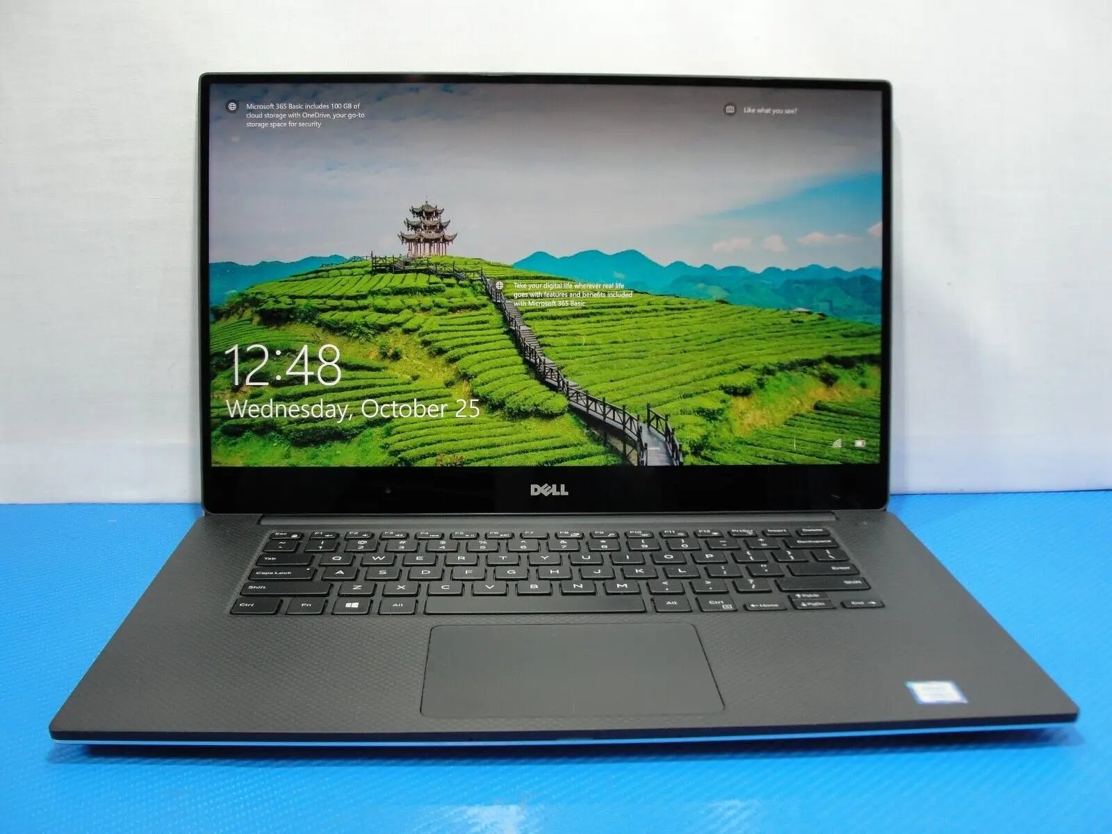 Dell XPS 15 9560 15