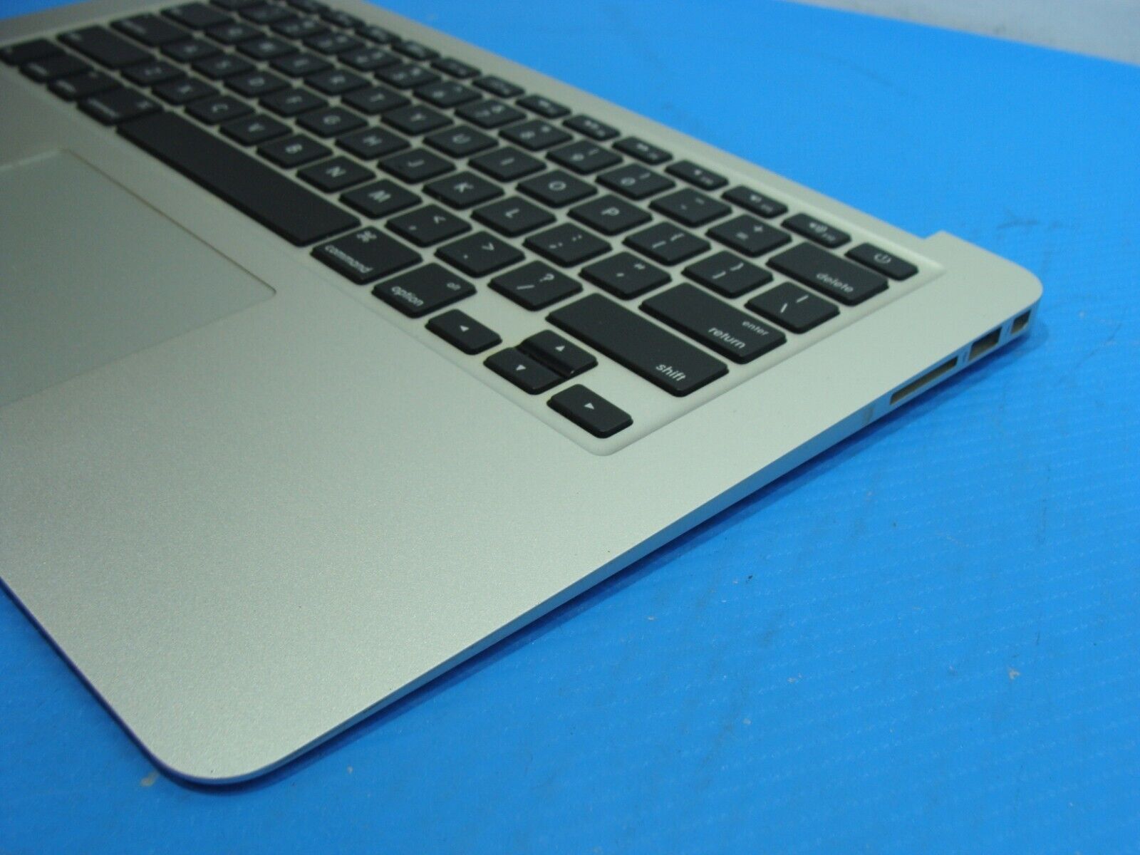 MacBook Air A1466 2013 MD231LL/A 13