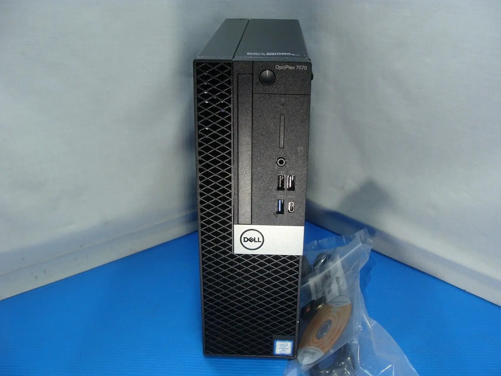 OB Wifi SPL Dell OptiPlex 7070 SFF i7-9700 3.0GHz 16GB RAM 256GB SSD AMD RX550