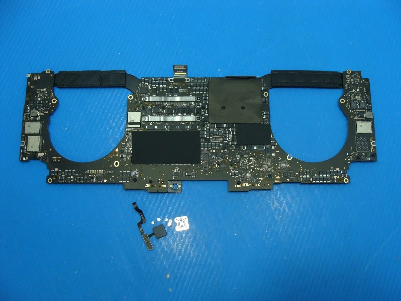 MacBook Pro A2141 2019 MVVJ2LL i7 2.6 16GB 512GB 5300M 4GB Logic Board 661-14104