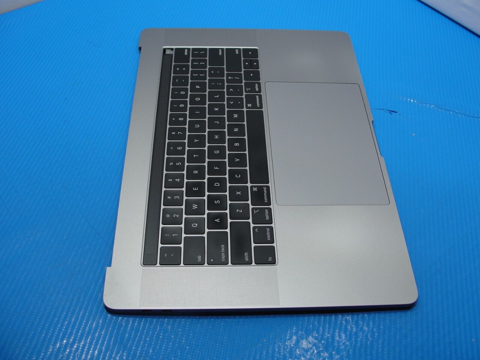 MacBook Pro A1990 15