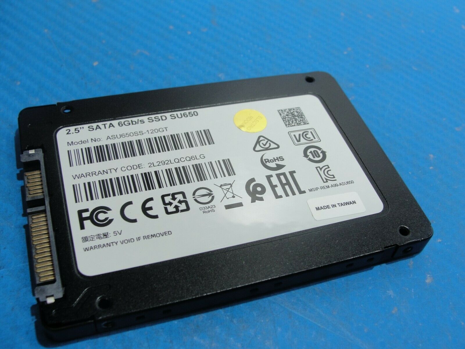 Dell 5567 ADATA SU650 120GB SSD SATA 2.5