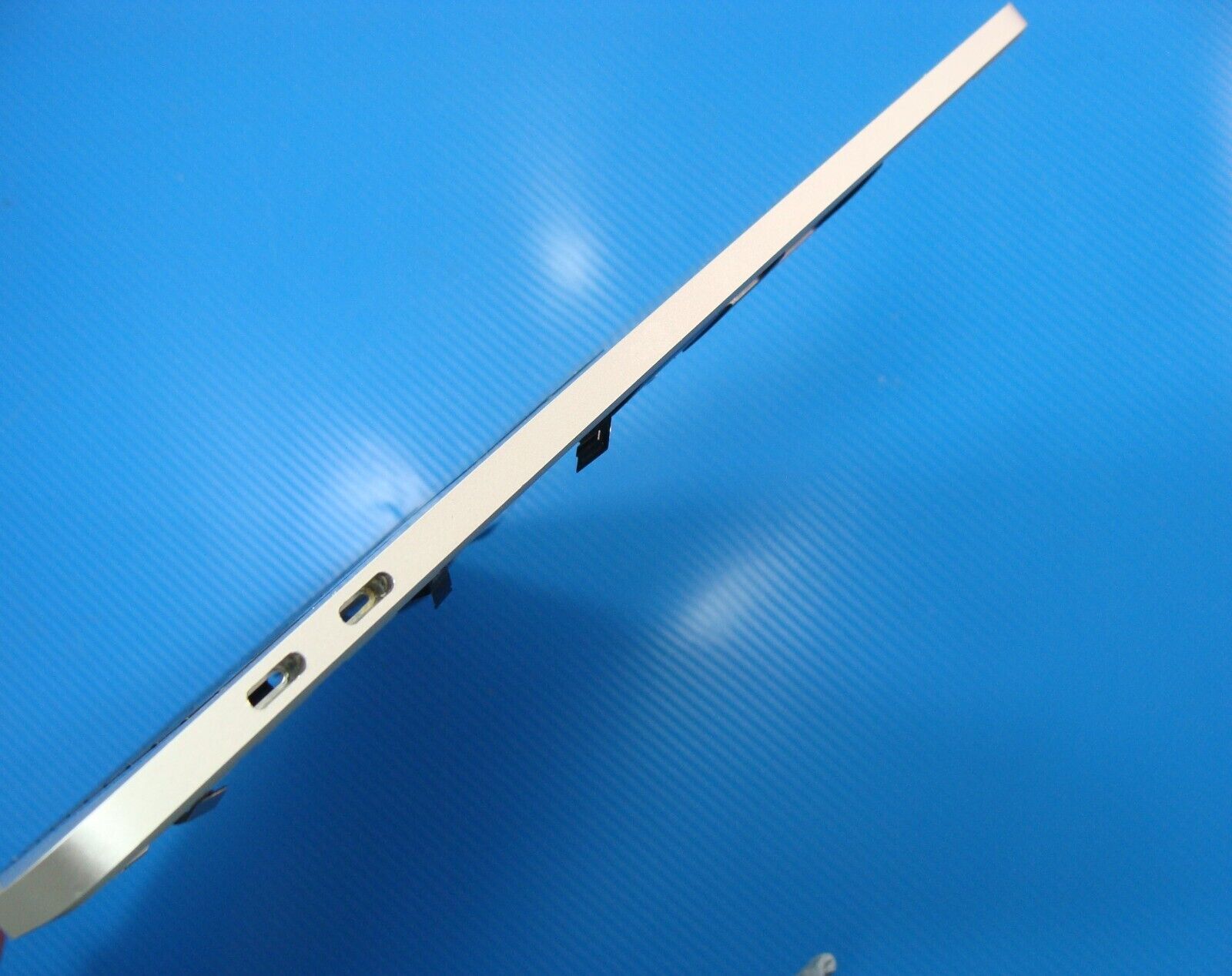 MacBook Pro A1990 2018 MR962LL MR972LL 15 Top Case NO Battery Silver 661-10347