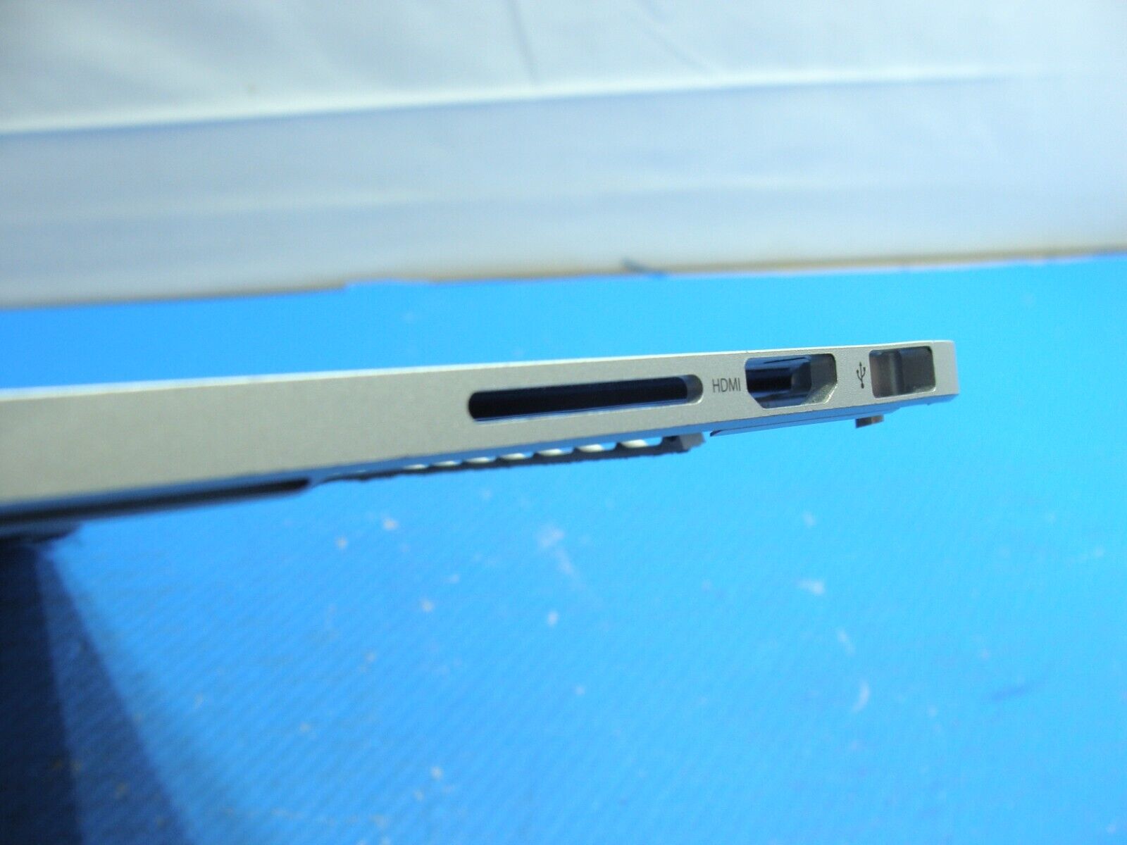 MacBook Pro 13 A1502 Late 2013 ME864LL/A Genuine Top Case NO Battery 661-8154