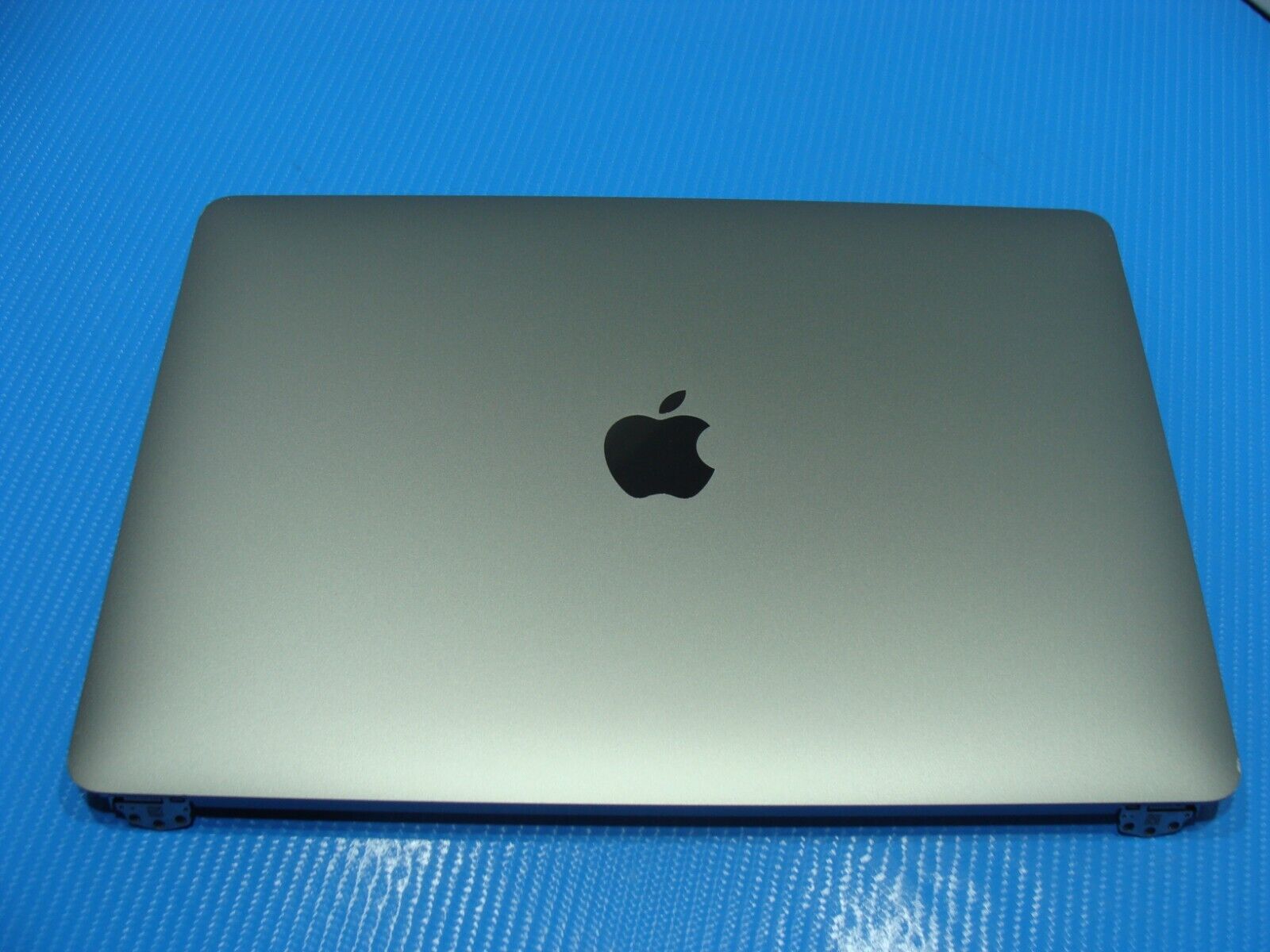 MacBook Pro A2251 13