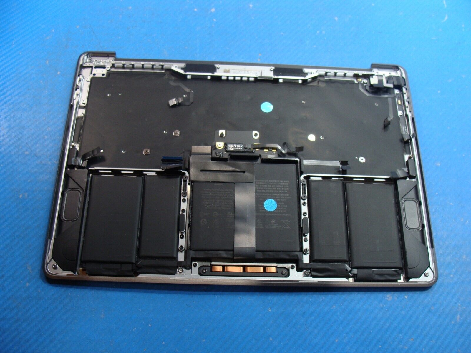 MacBook Pro A2251 13