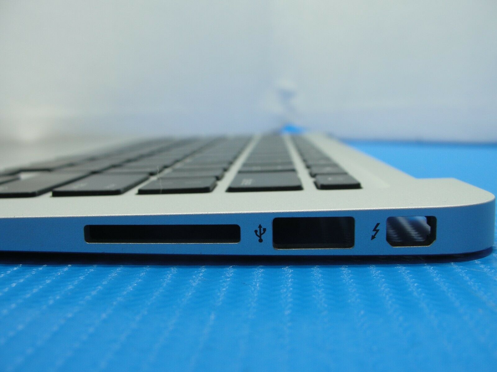 MacBook Air A1466 MD760LL/B Early 2014 13