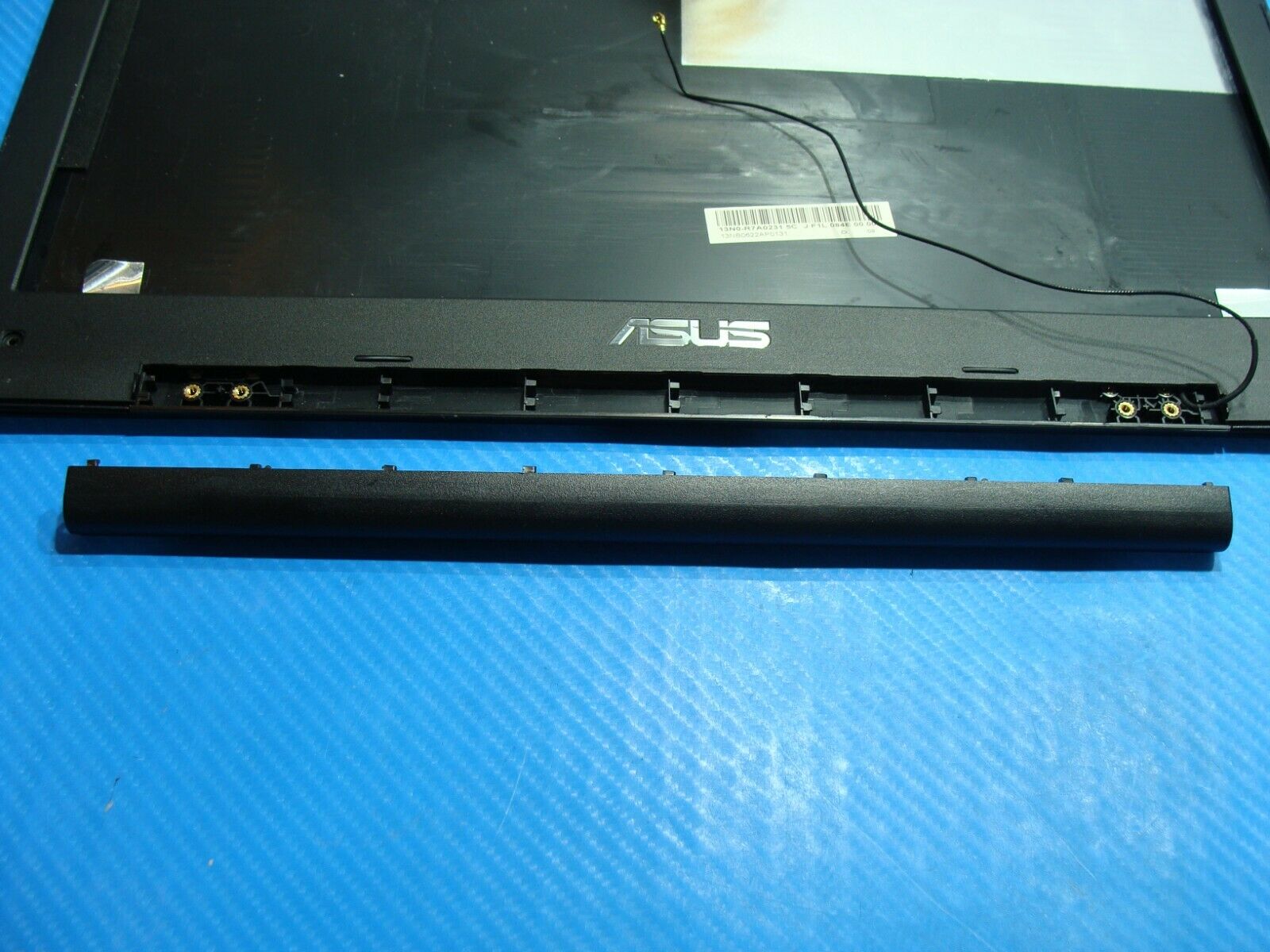 Asus F555LA-AS51 15.6