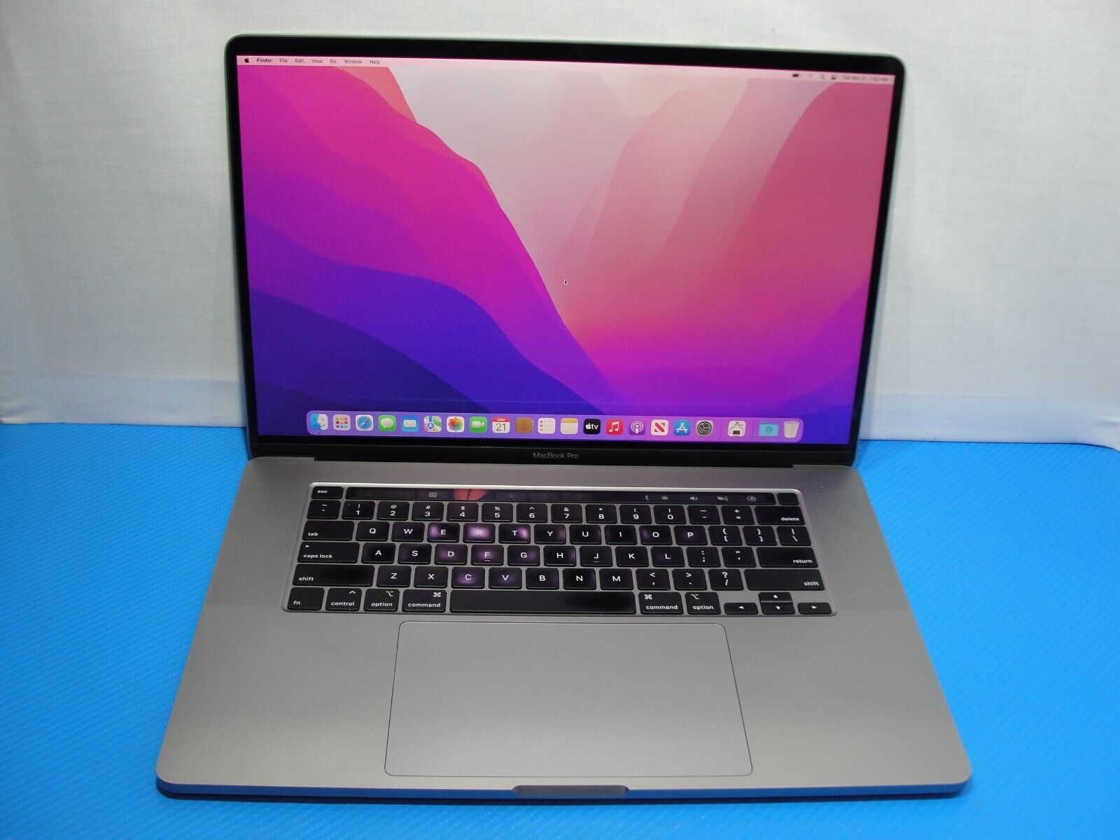 117 cycles Apple MacBook Pro 16 2019 A2141 i9-9980HK 1TB 64GB AMD Pro 5500M 8GB