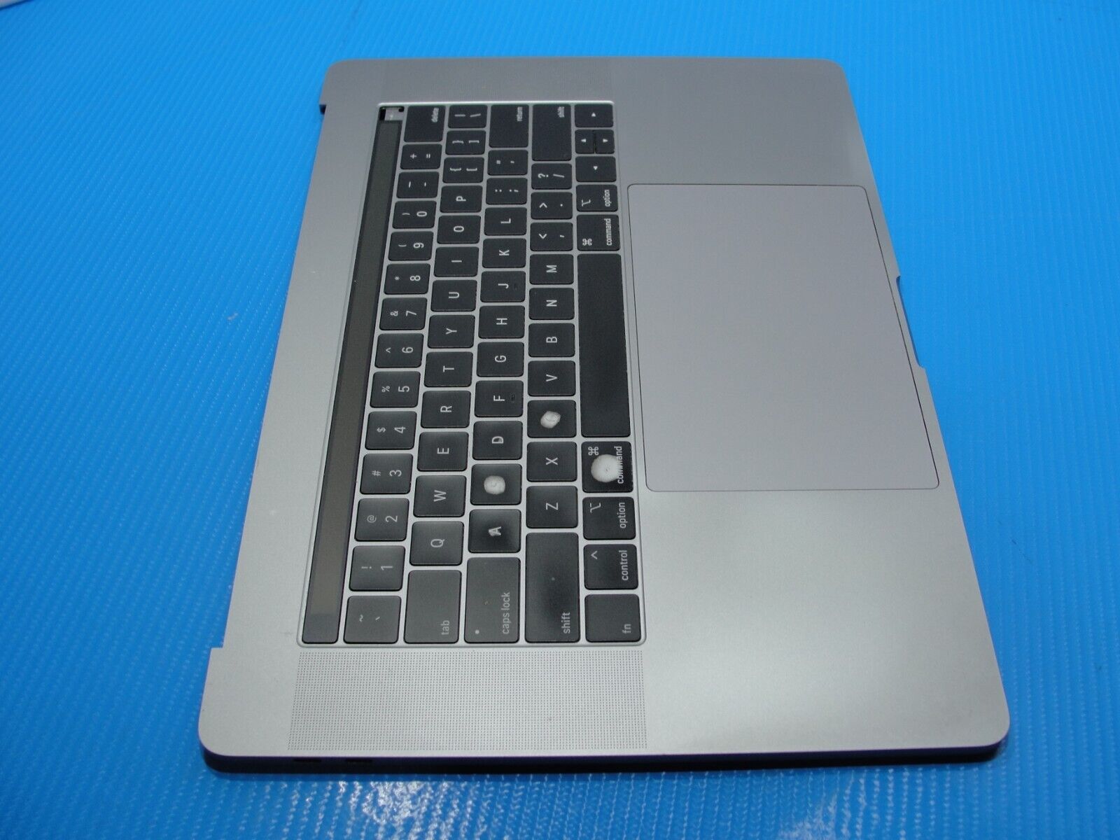 MacBook Pro A1990 15