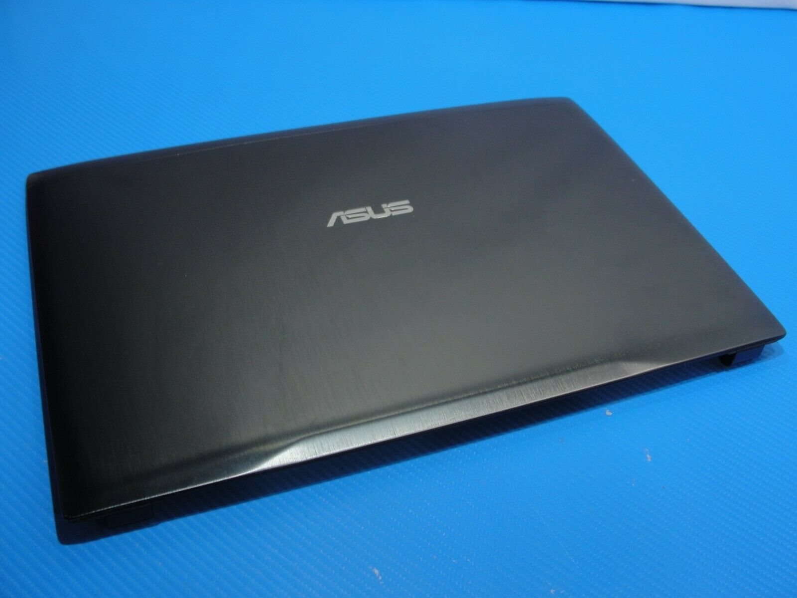 ASUS 15.6