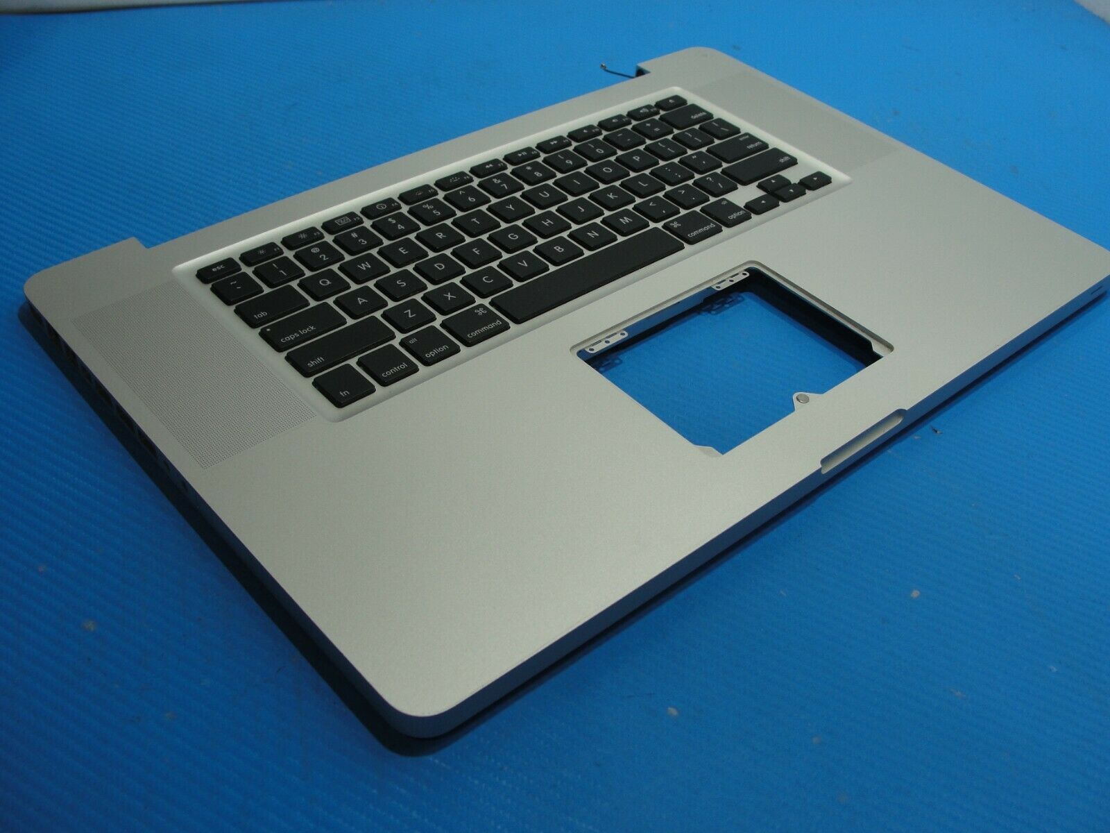 MacBook Pro A1297 MC024LL/A Early 2010 17