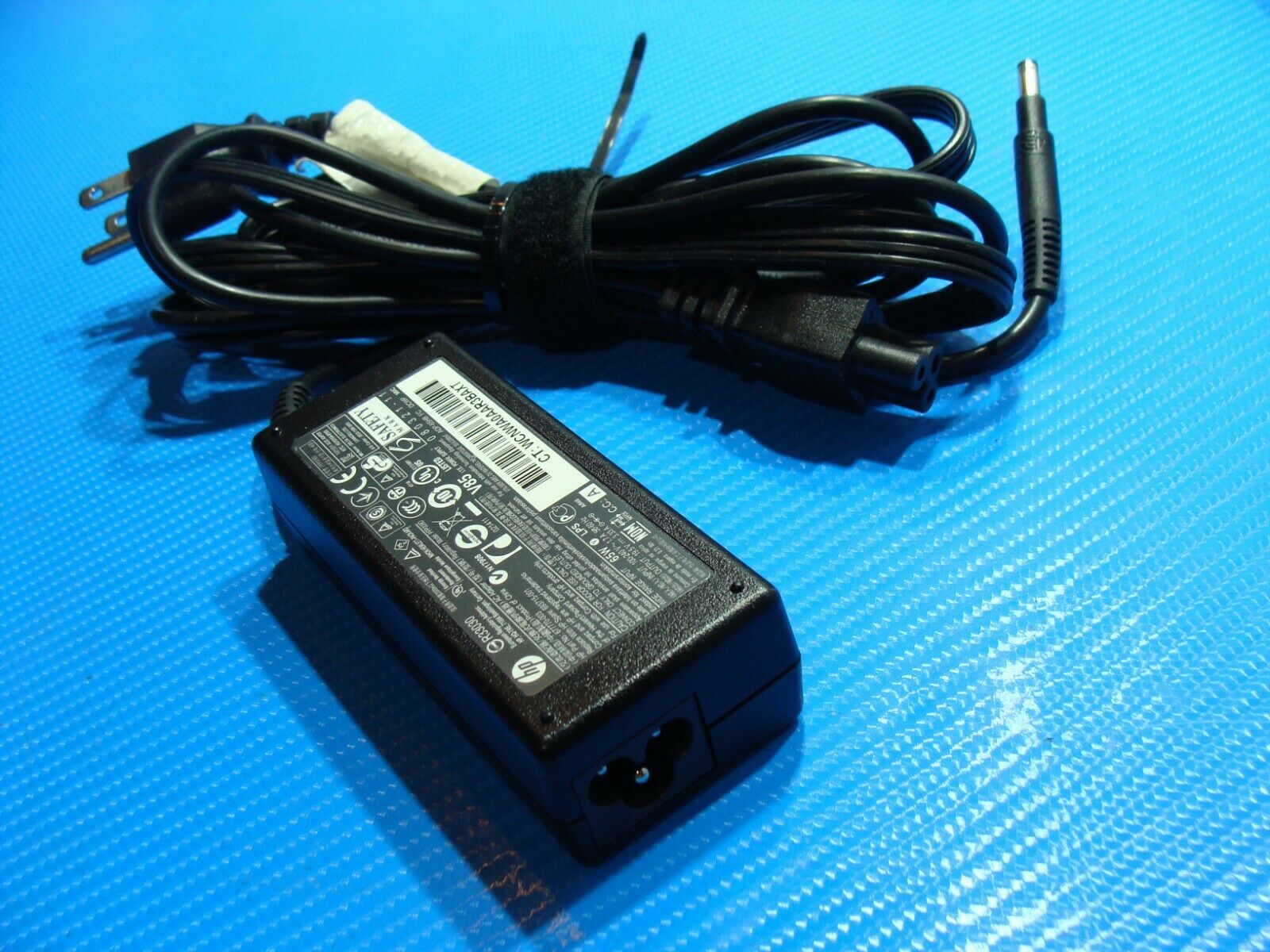 Genuine HP AC Power Adapter Charger 65w P/N 677770-001 19.5V 3.33A 