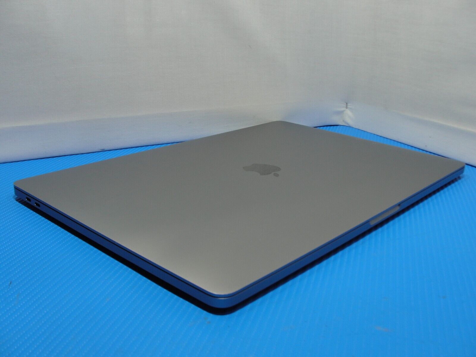 Apple MacBook Pro 16