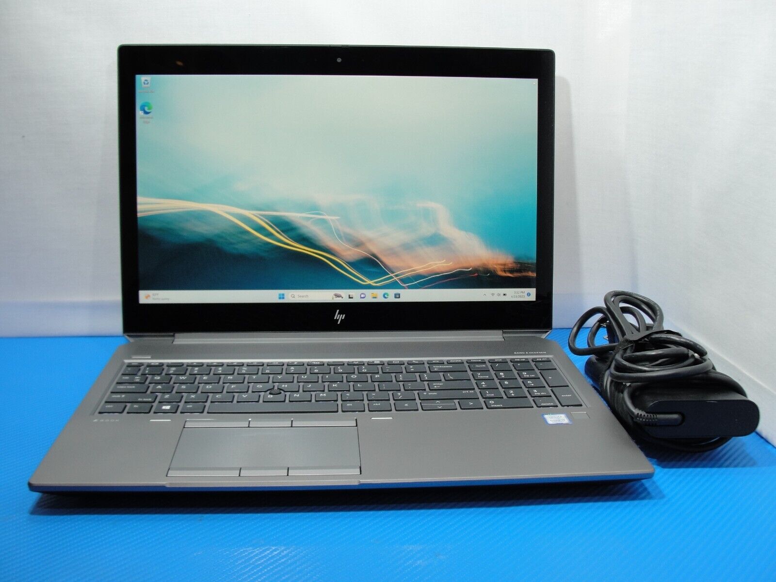 HP ZBook 15 G6 Mobile Workstation 4K TOUCH i9-9880H 32GB 512GB T1000 100%Battery