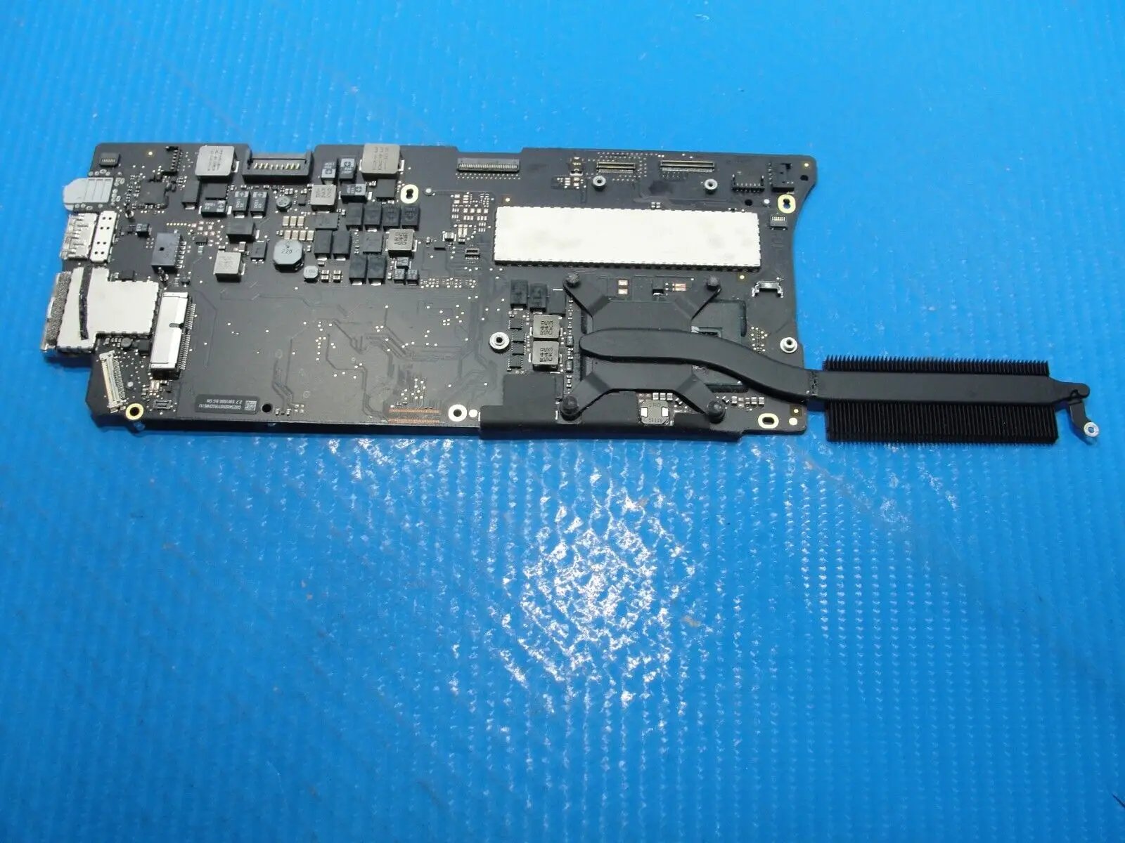 MacBook Pro A1502 13 2015 MF839LL/A i5-5257u 2.7GHz 8GB Logic Board 661-02354