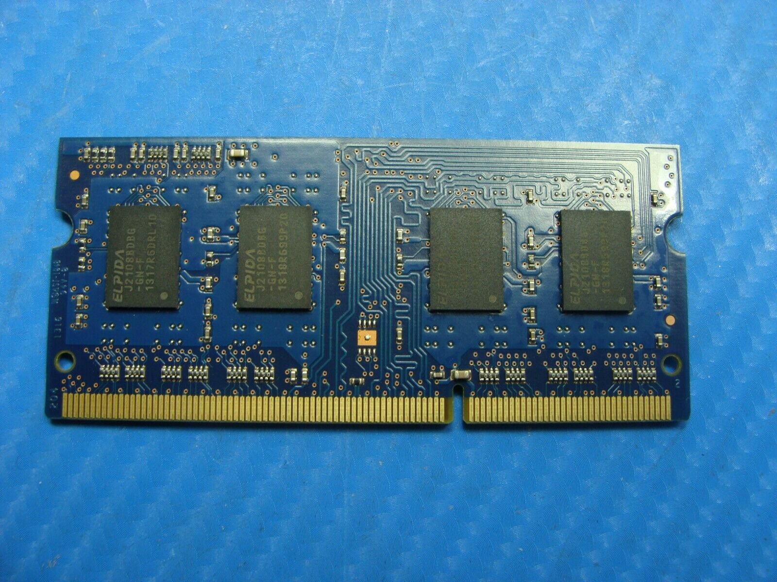 MacBook Pro A1286 SODIMM Elpida 2GB Memory PC3-12800S-11-10-B2 EBJ20UF8BDU0-GN-F 