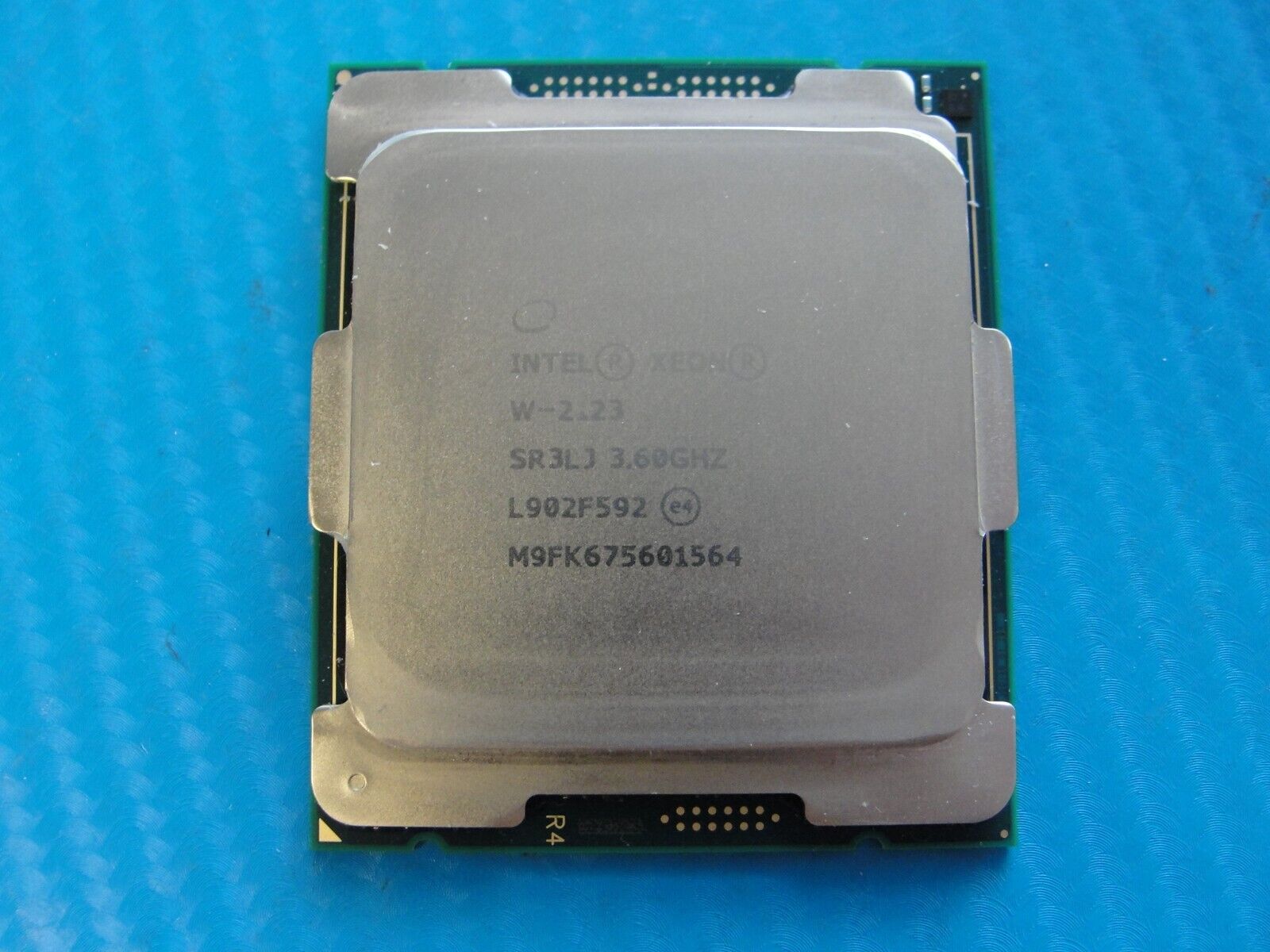 Intel Xeon W-2123 3.60GHz 4C/8T 8.25MB 8 GT/s SR3LJ Desktop CPU Processor