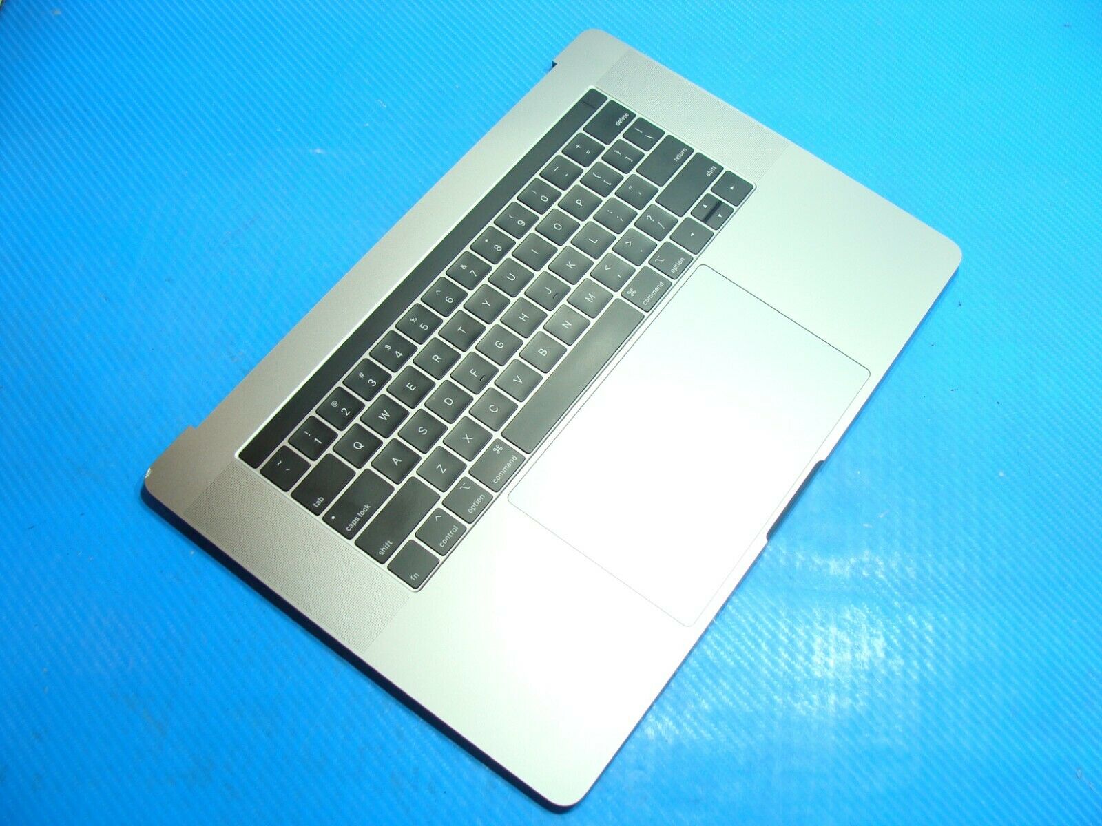 MacBook Pro A1990 15