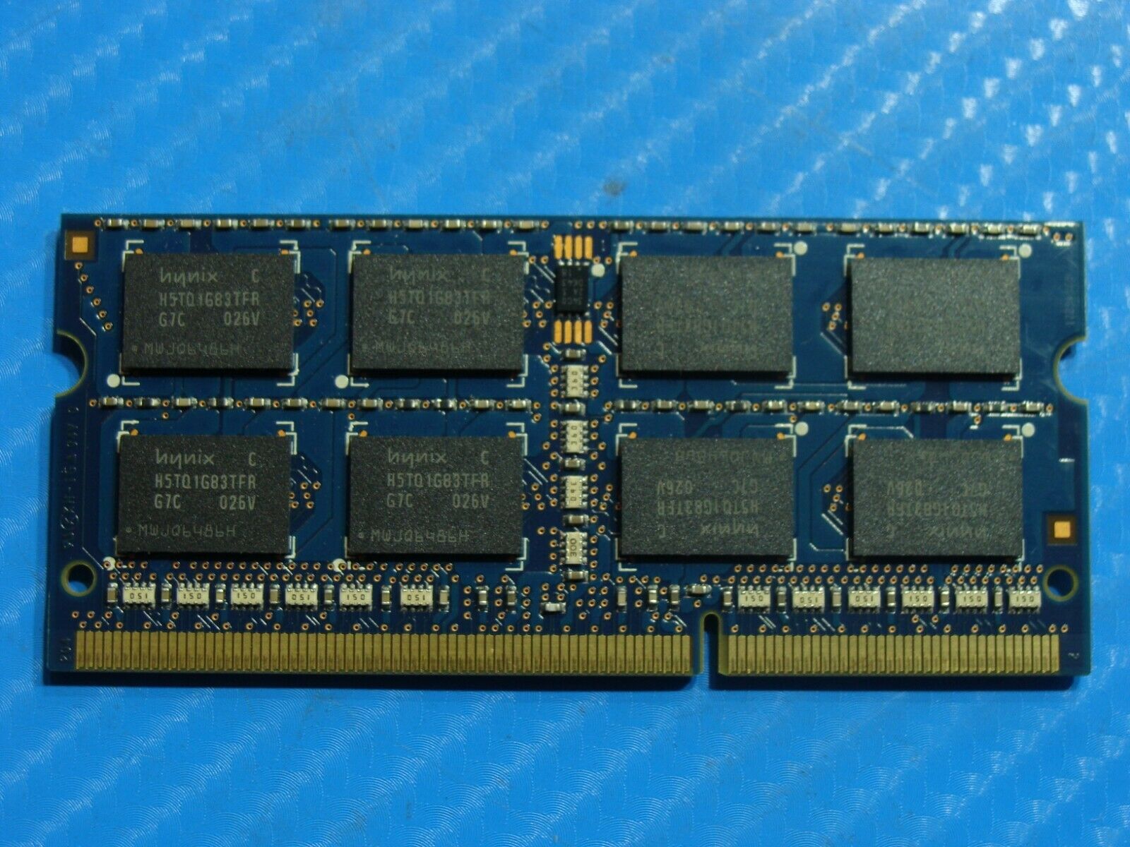 MacBook Pro A1278 SO-DIMM Hynix 2GB Memory PC3-8500S-7-10-F2 HMT125S6TFR8C-G7 