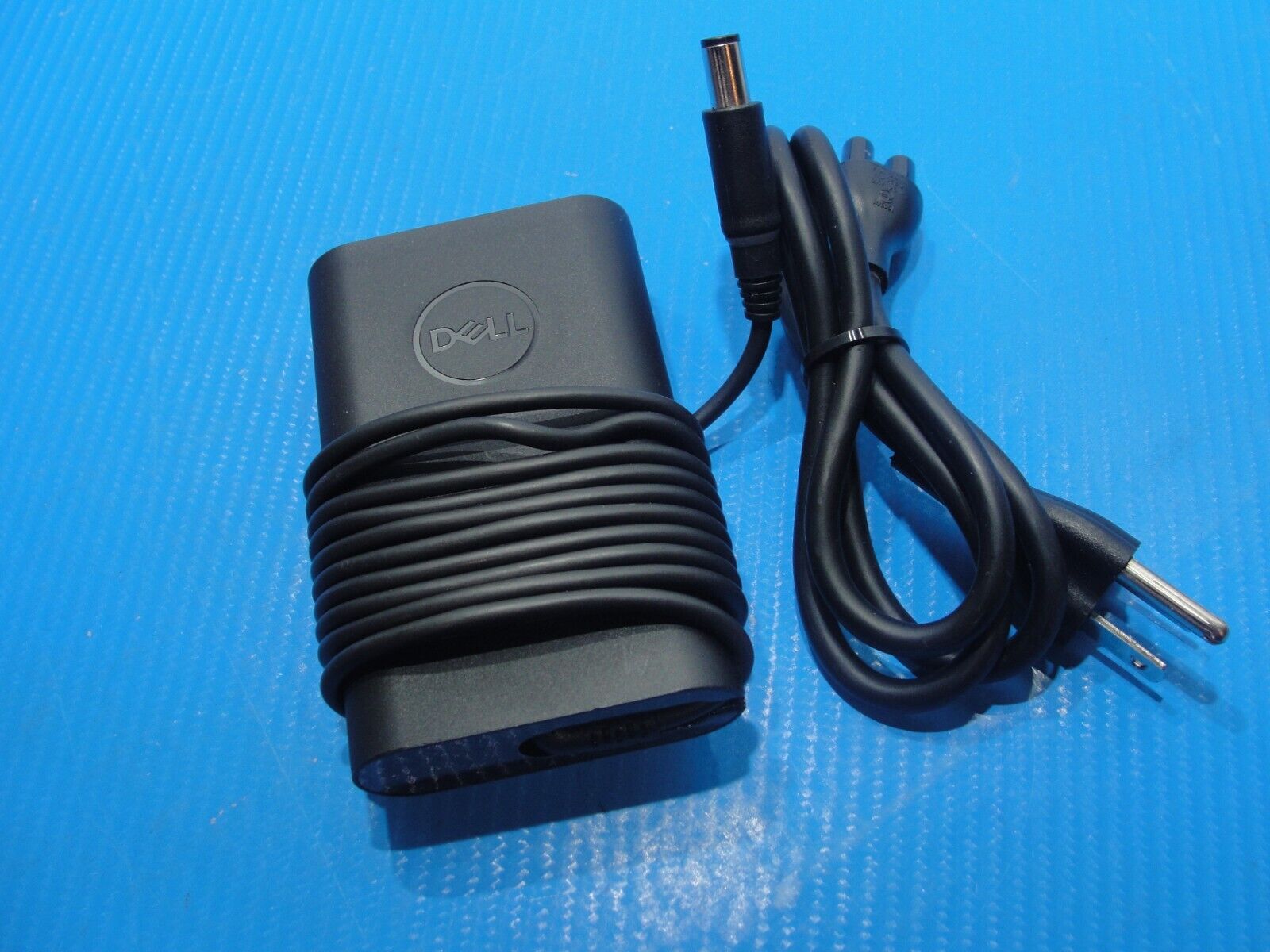 Genuine Dell AC Power Adapter 19.5V 3.34A 65W HA65NM130 0FPC2Y