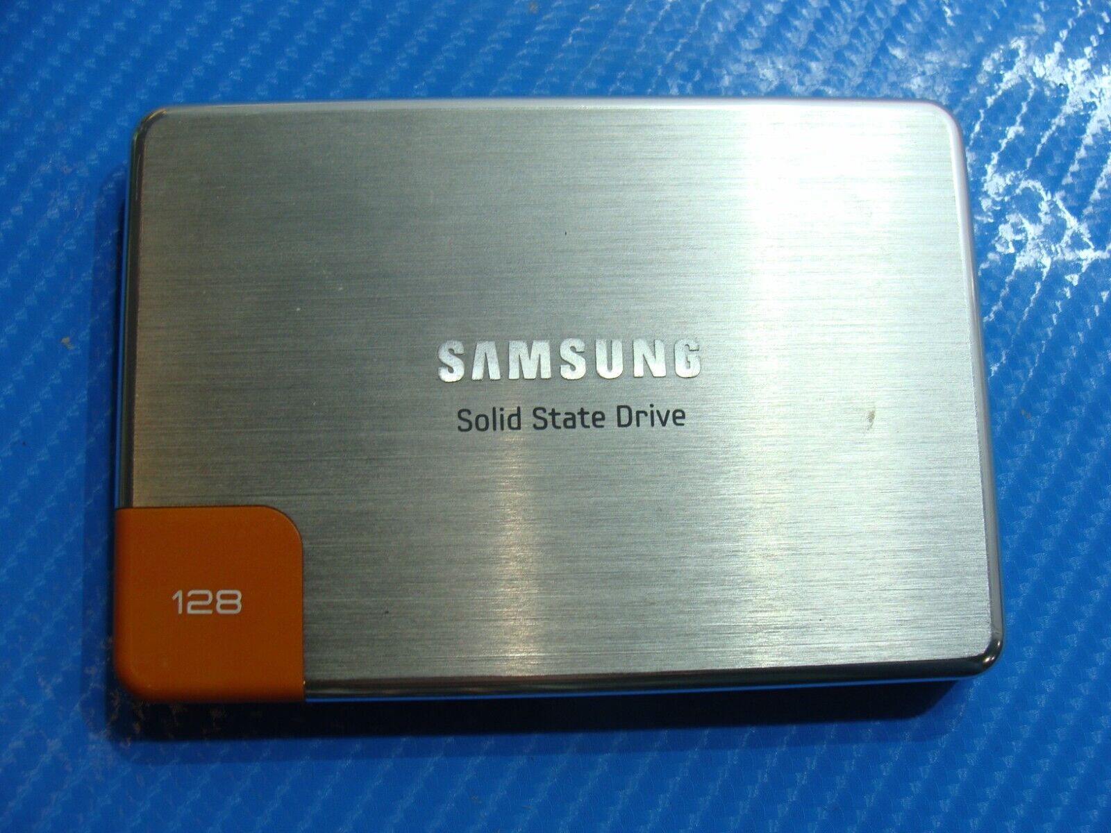 Dell 3570 Samsung 128GB 2.5