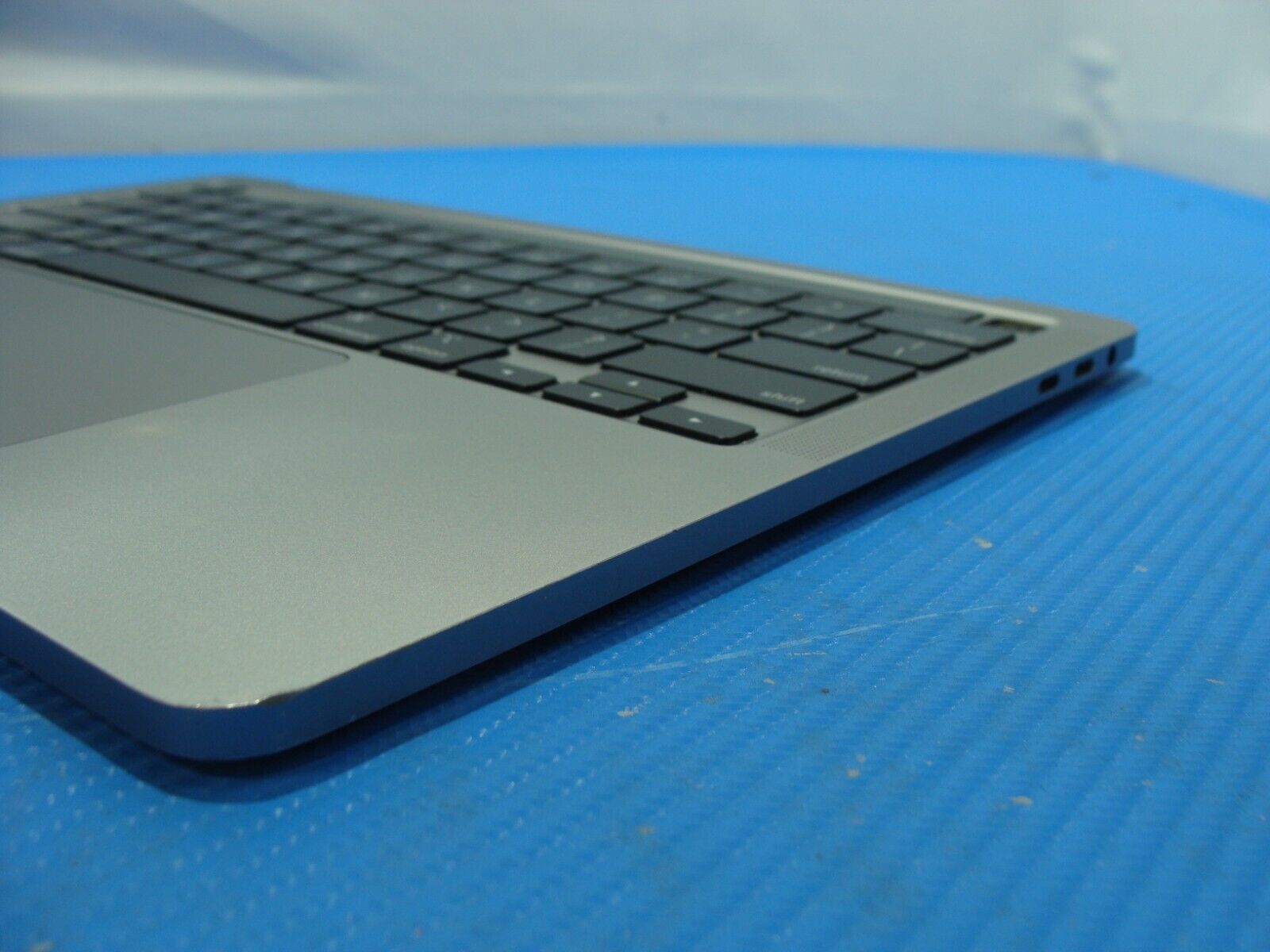 MacBook Pro A2251 13