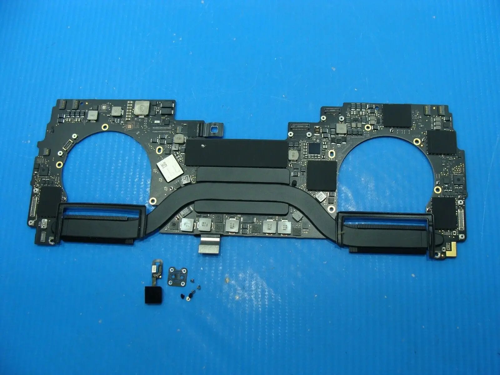 MacBook Pro A1989 13 MV962LL/A i5-8279U 2.4GHz 16Gb Logic Board 661-12818 AS IS