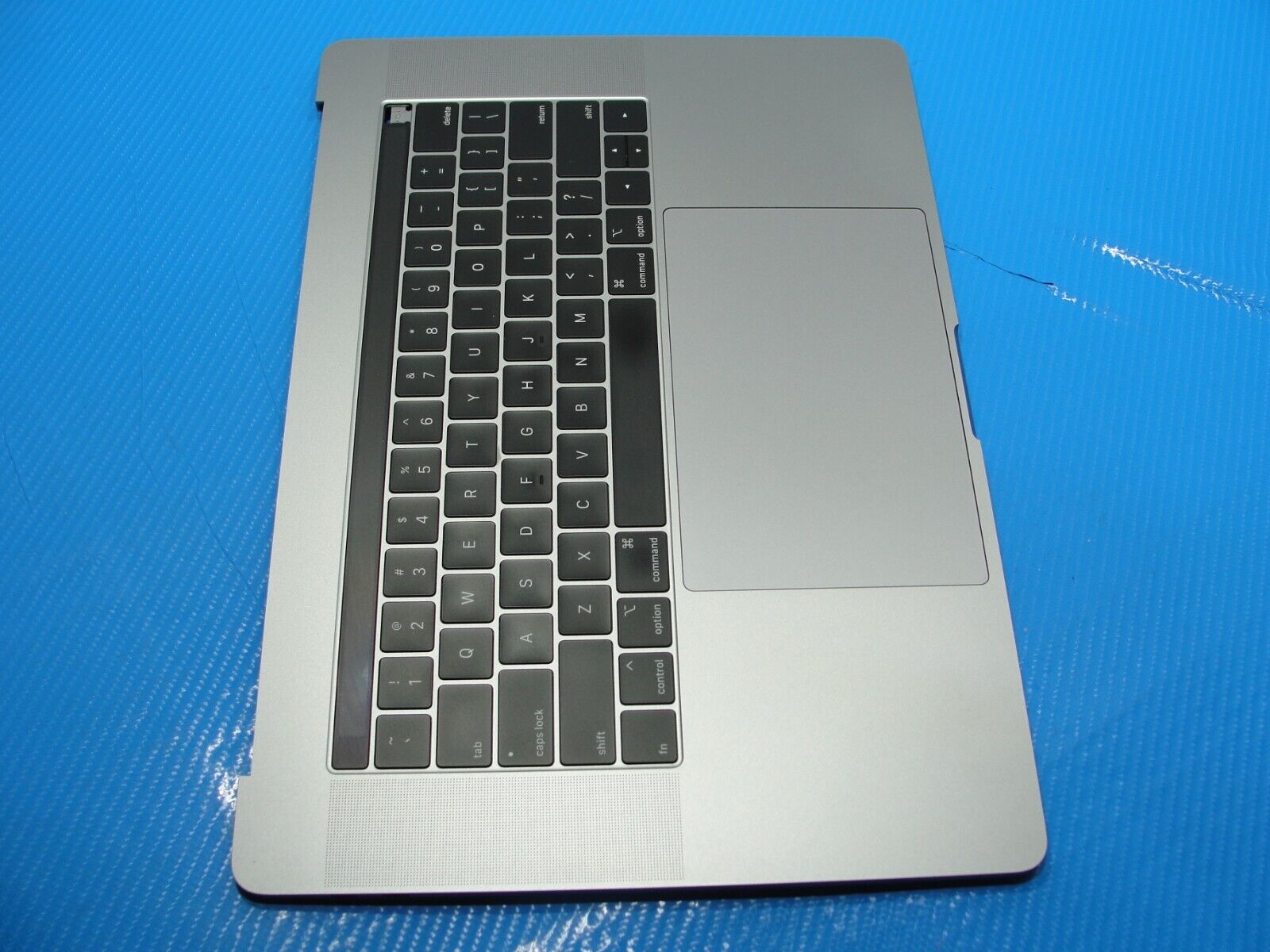 MacBook Pro A1990 15